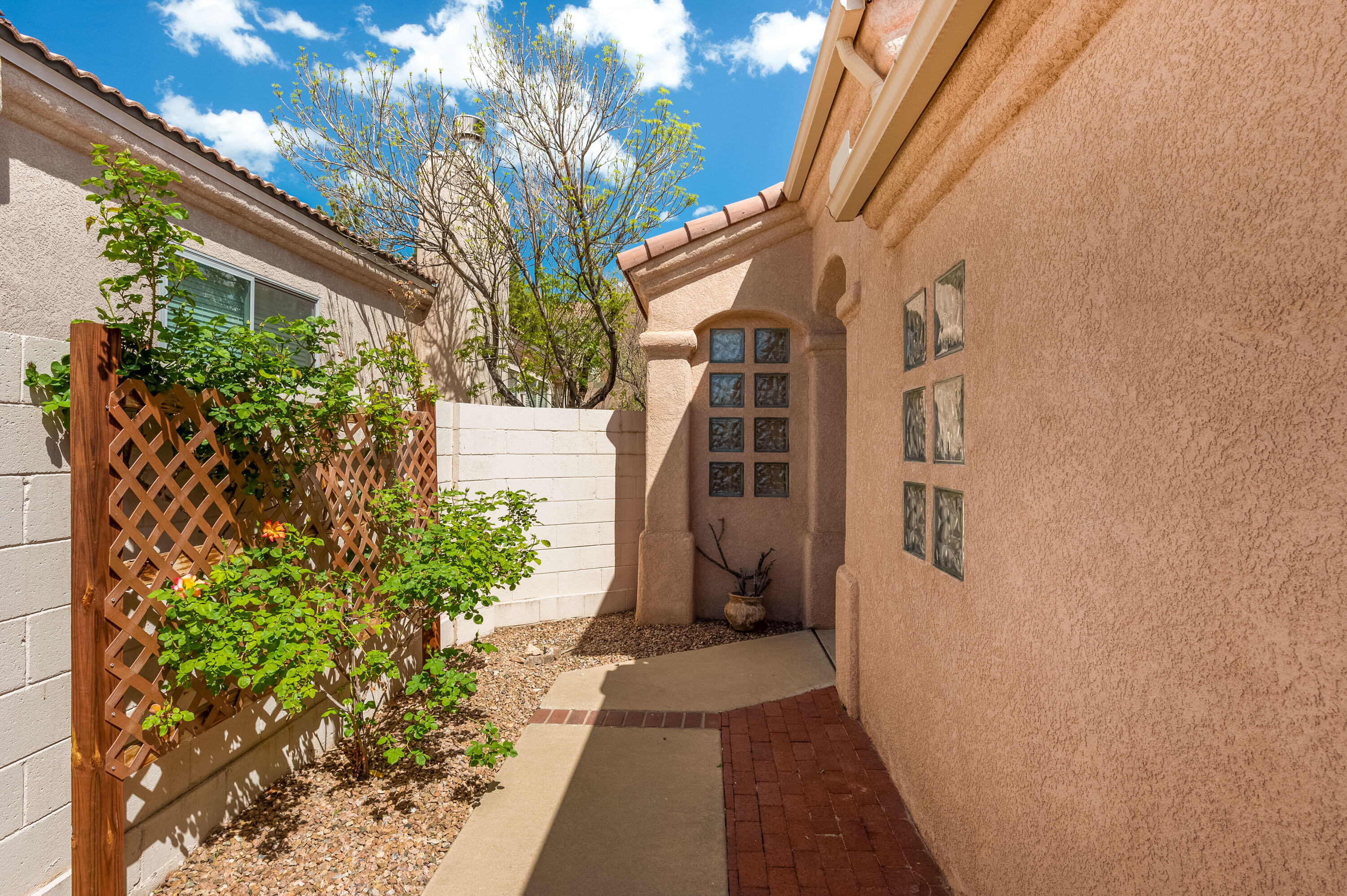 4924 SKYLINE VIEW Court NE