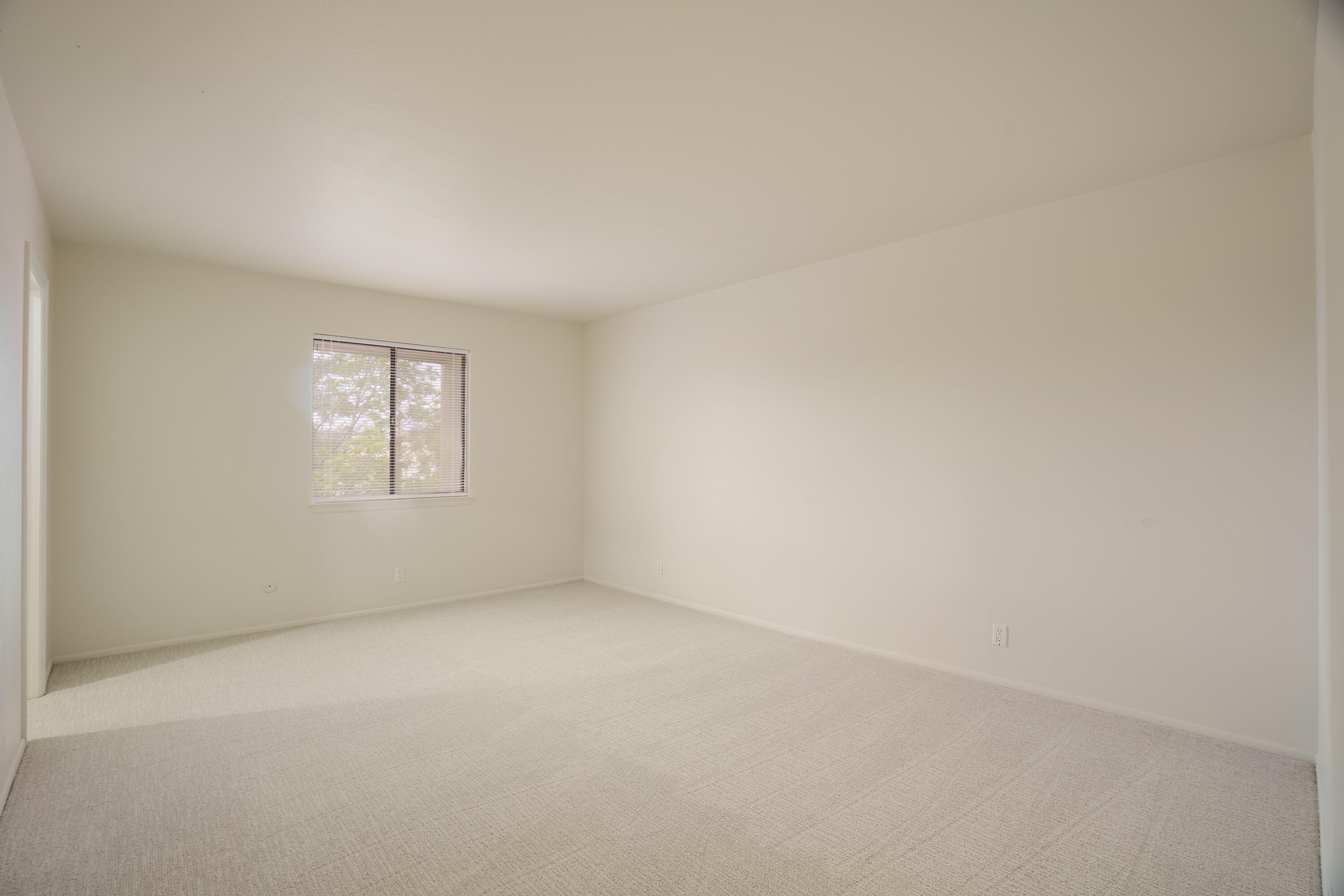 602 LAKEVIEW Circle SE G