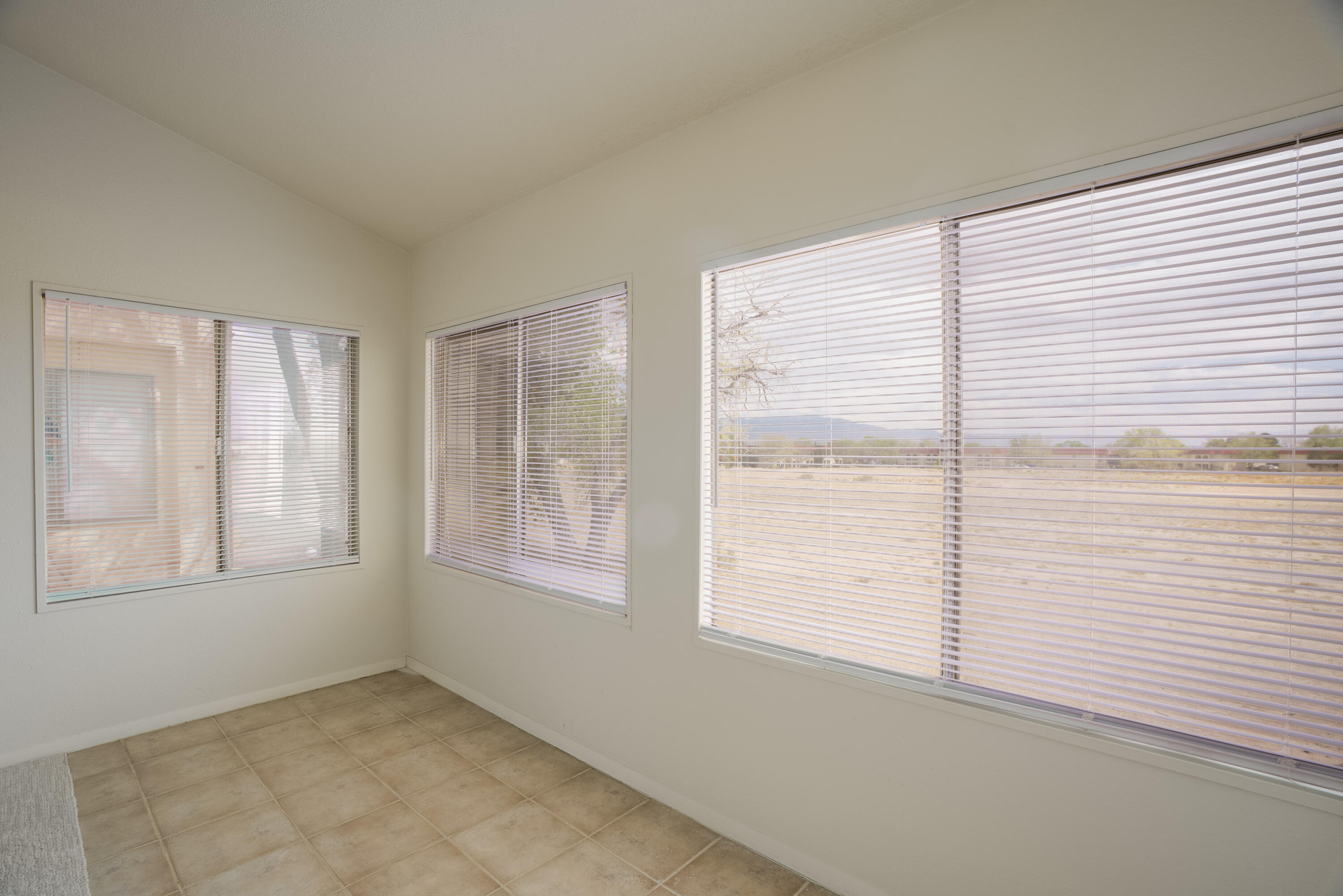 602 LAKEVIEW Circle SE G