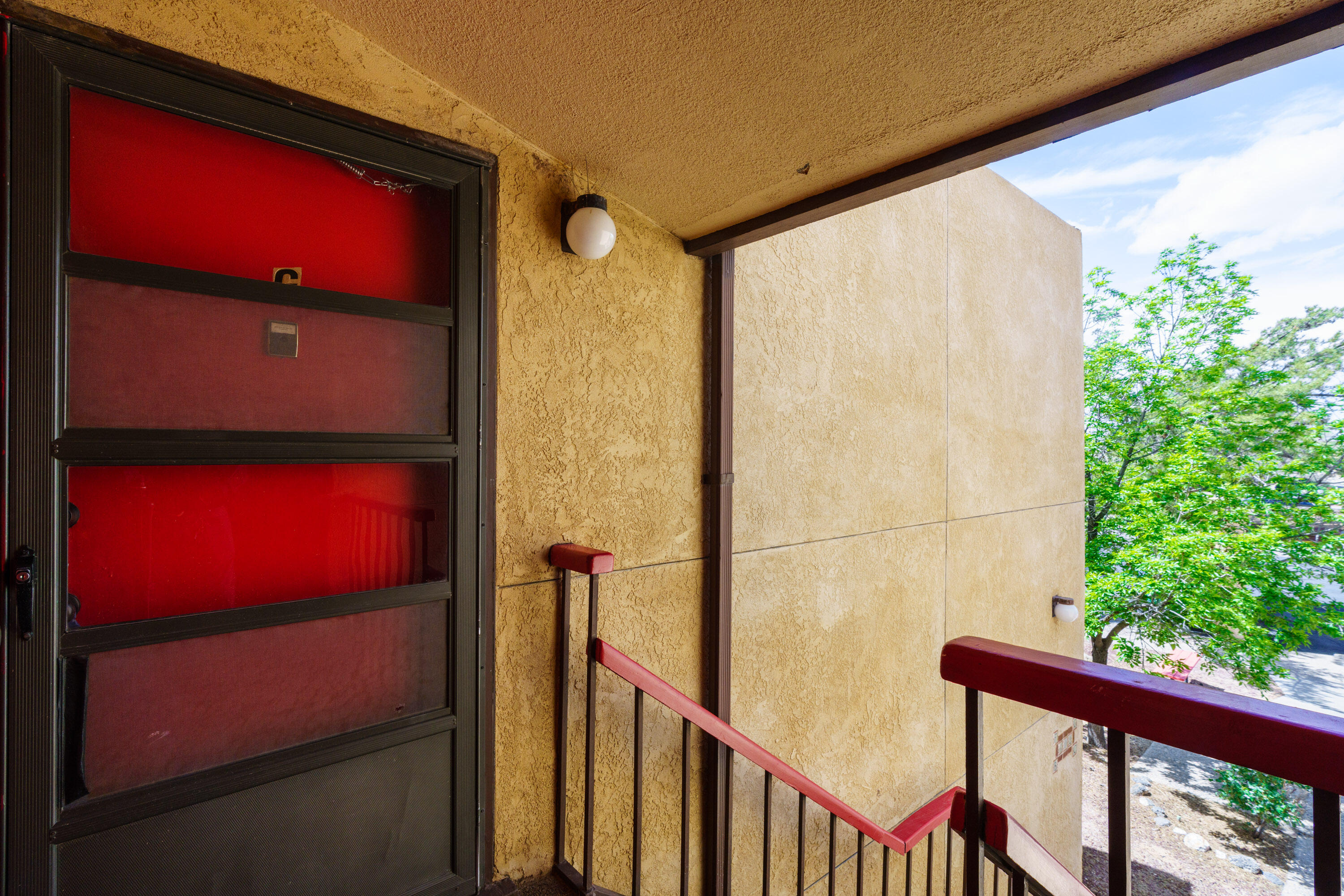 602 LAKEVIEW Circle SE G