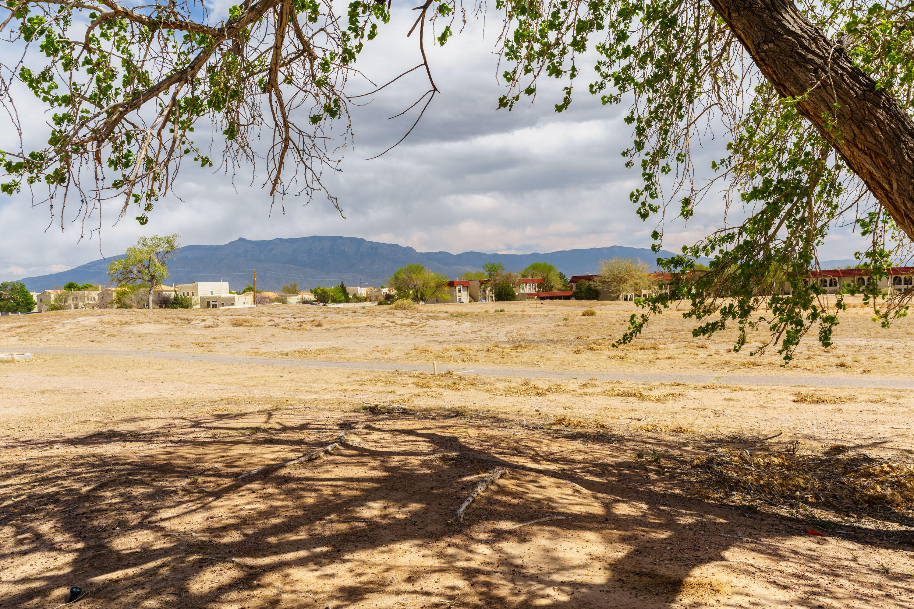 602 LAKEVIEW Circle SE G