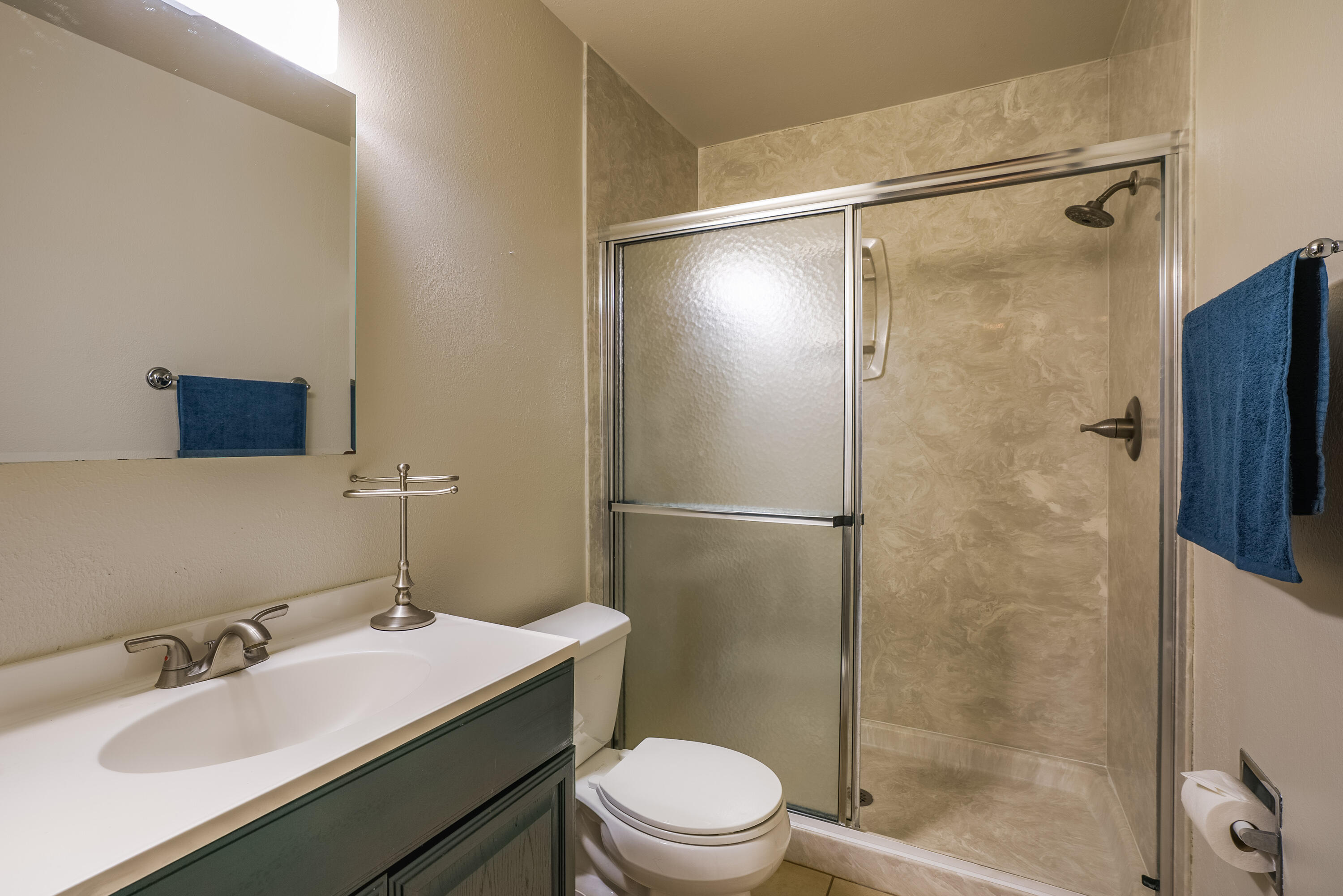 602 LAKEVIEW Circle SE G