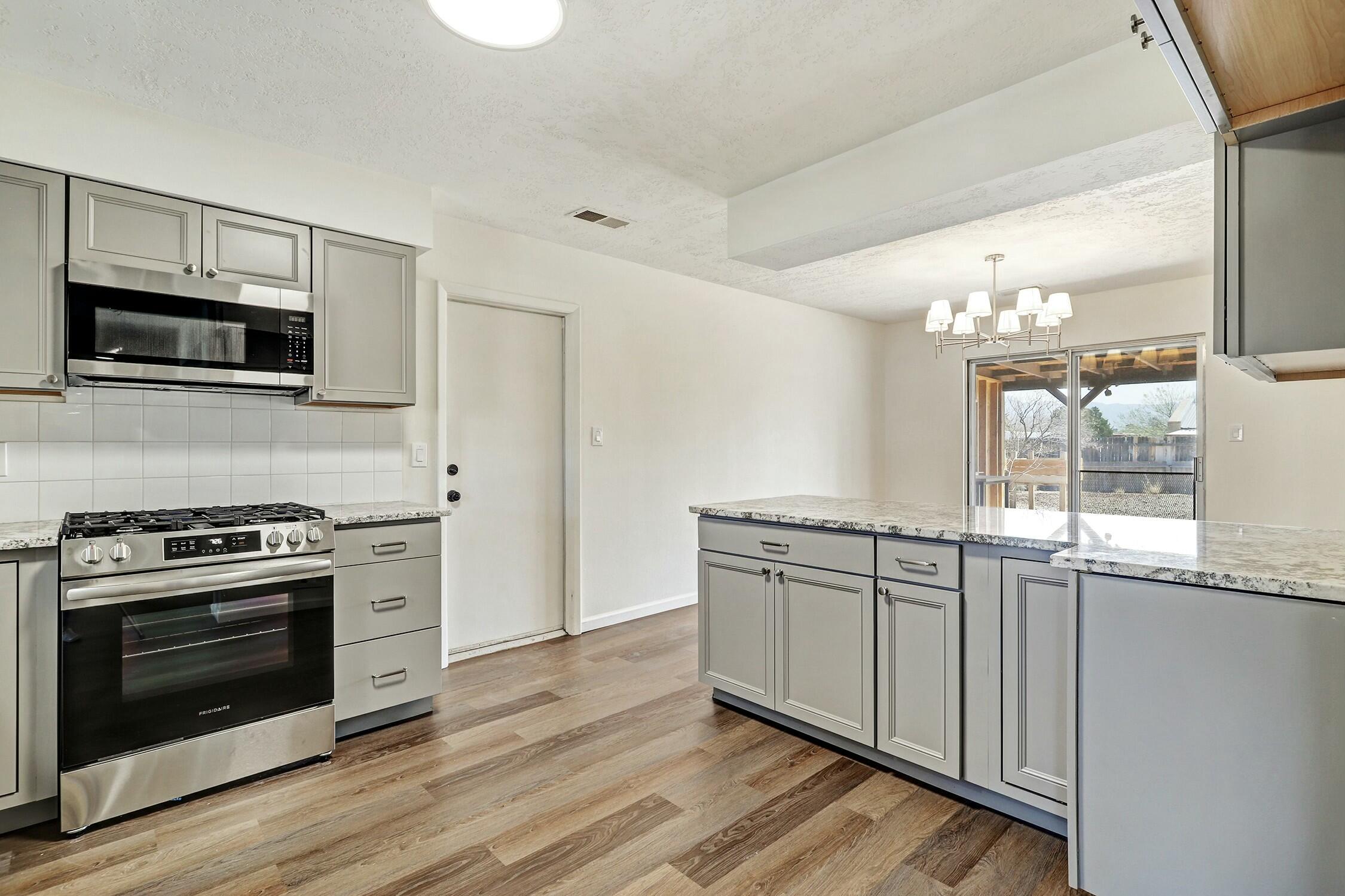 506 RINCON DE ROMOS Drive SE