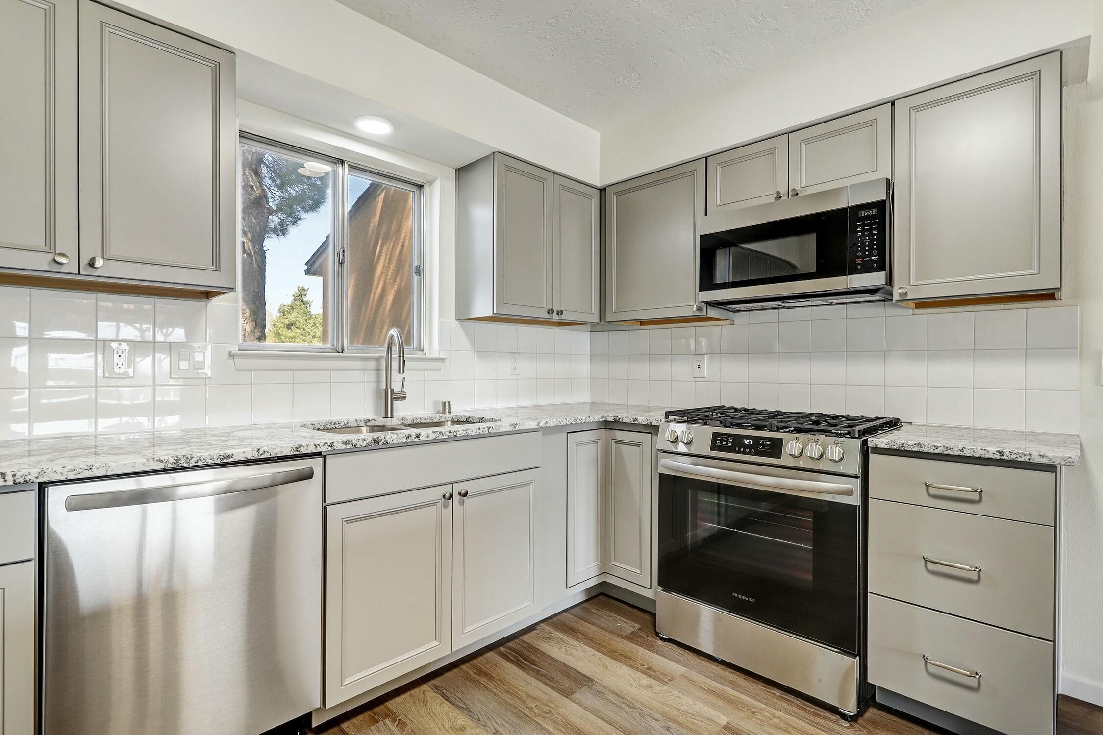 506 RINCON DE ROMOS Drive SE