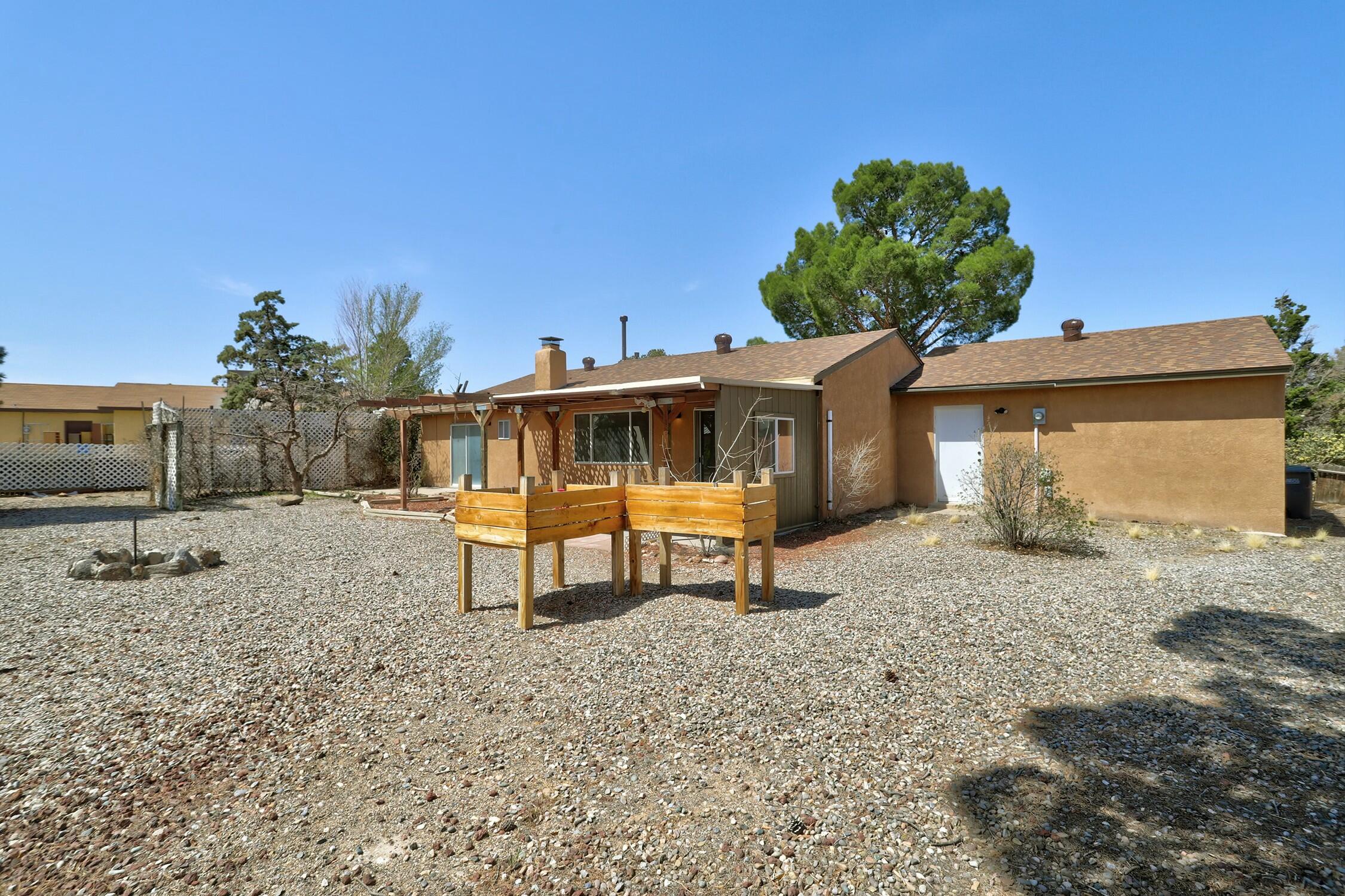 506 RINCON DE ROMOS Drive SE