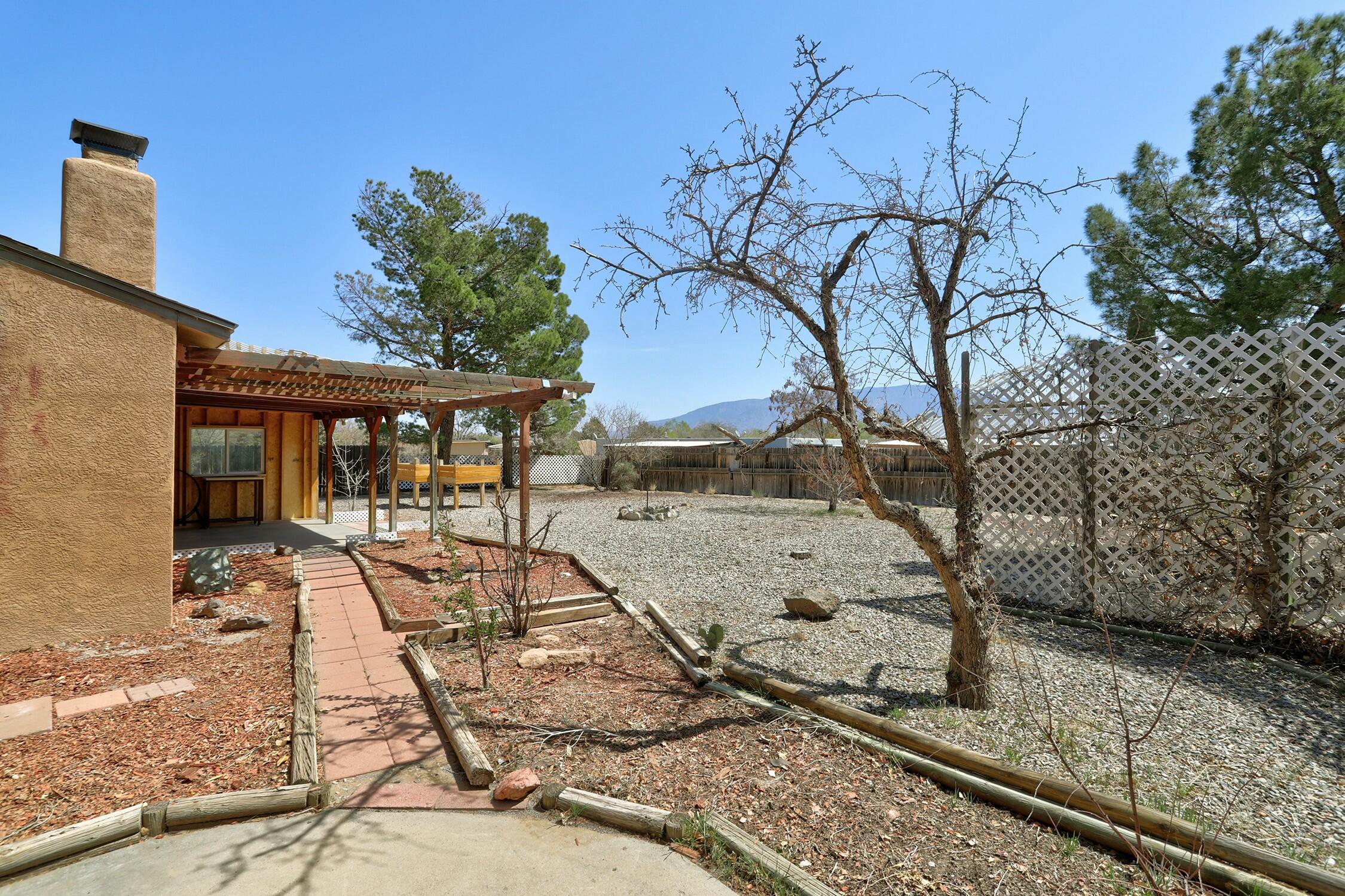 506 RINCON DE ROMOS Drive SE