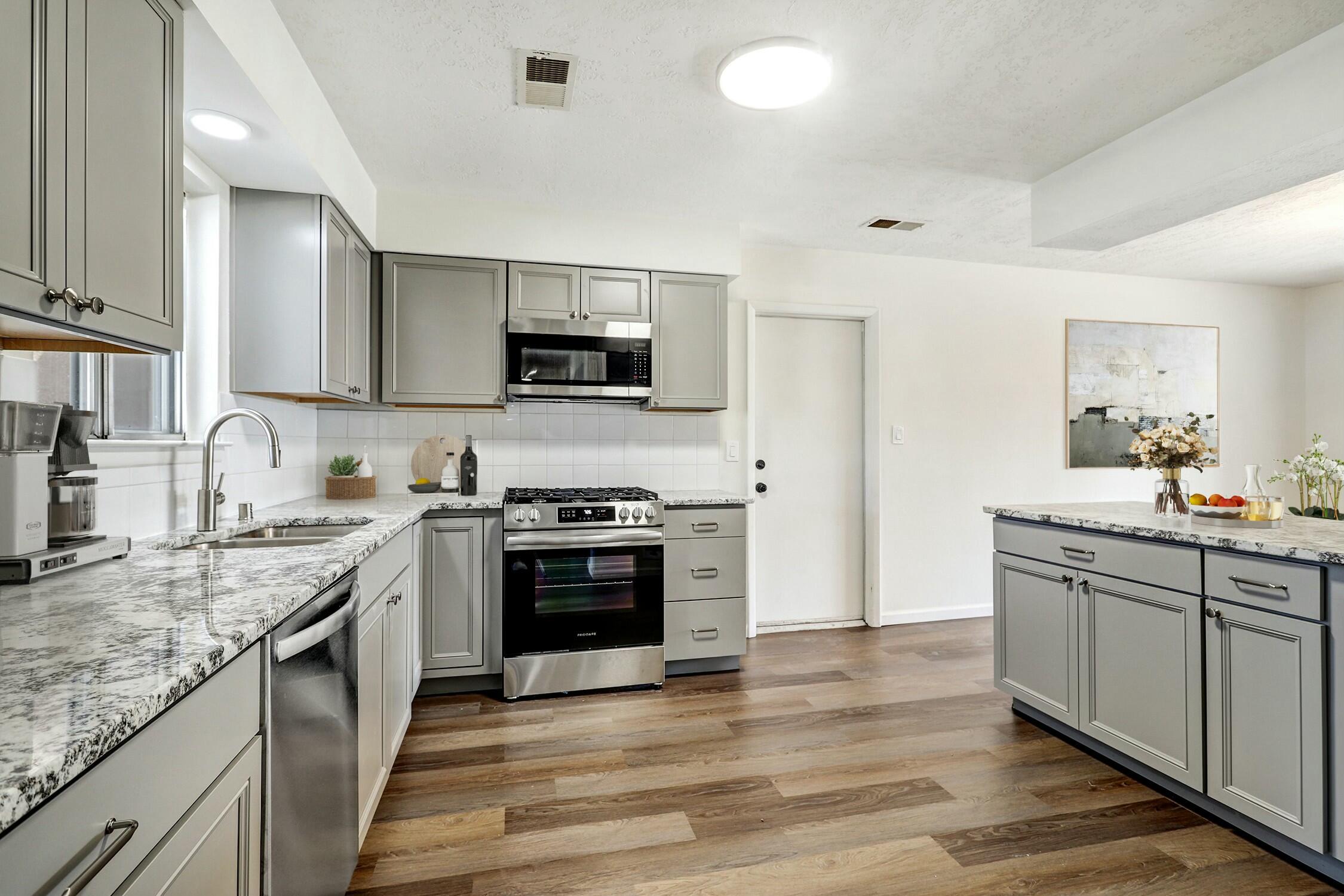 506 RINCON DE ROMOS Drive SE