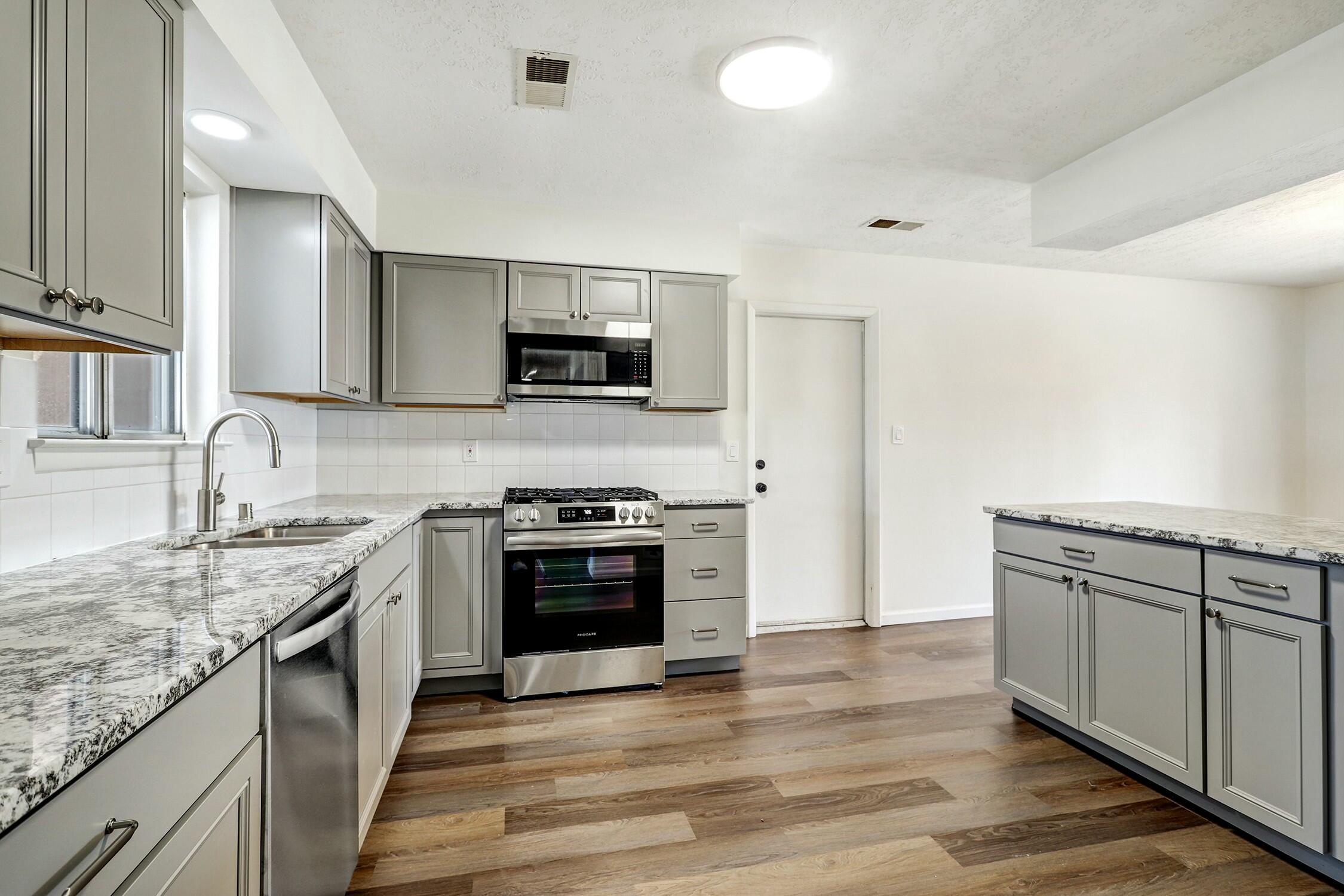 506 RINCON DE ROMOS Drive SE