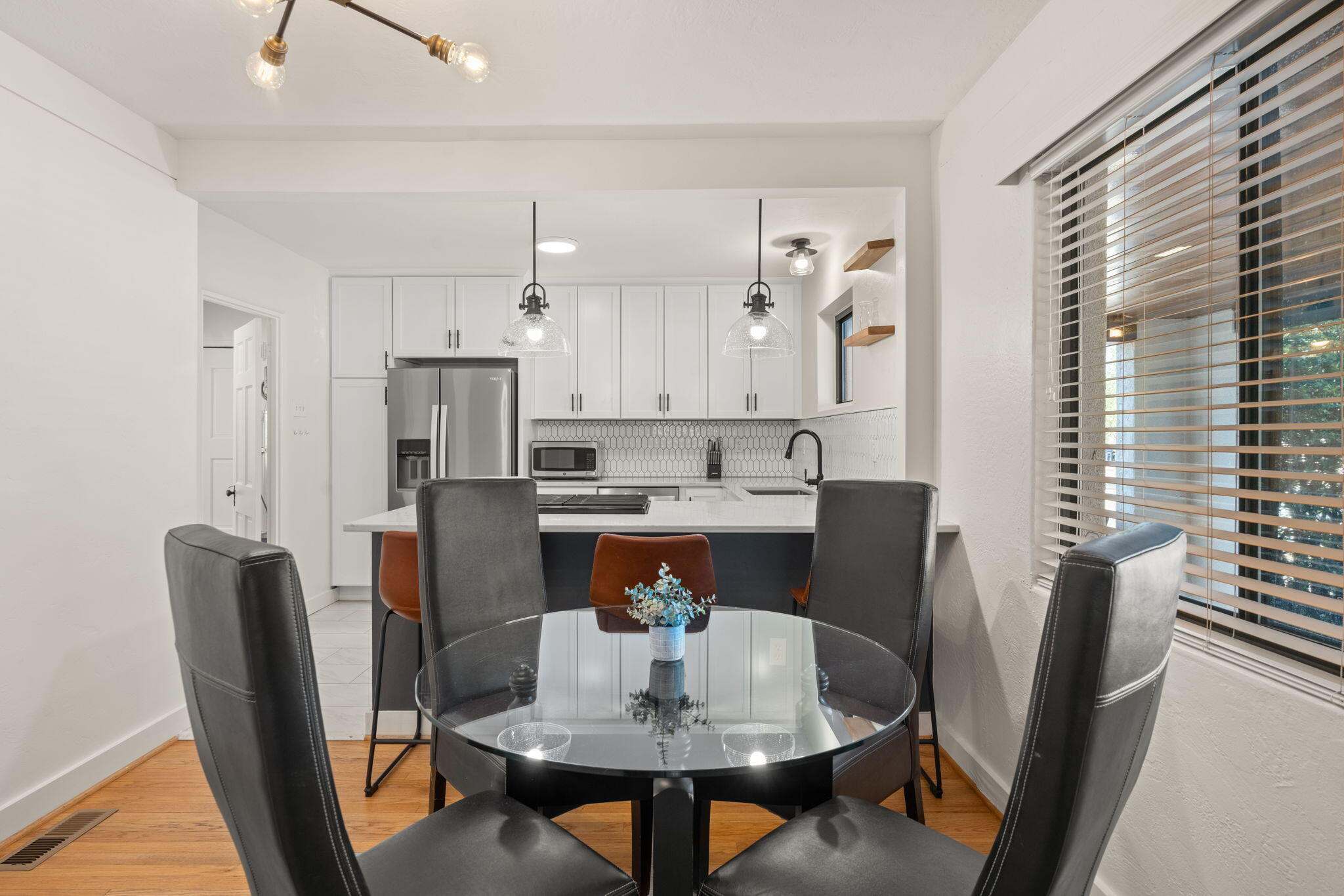 415 CARLISLE Boulevard NE