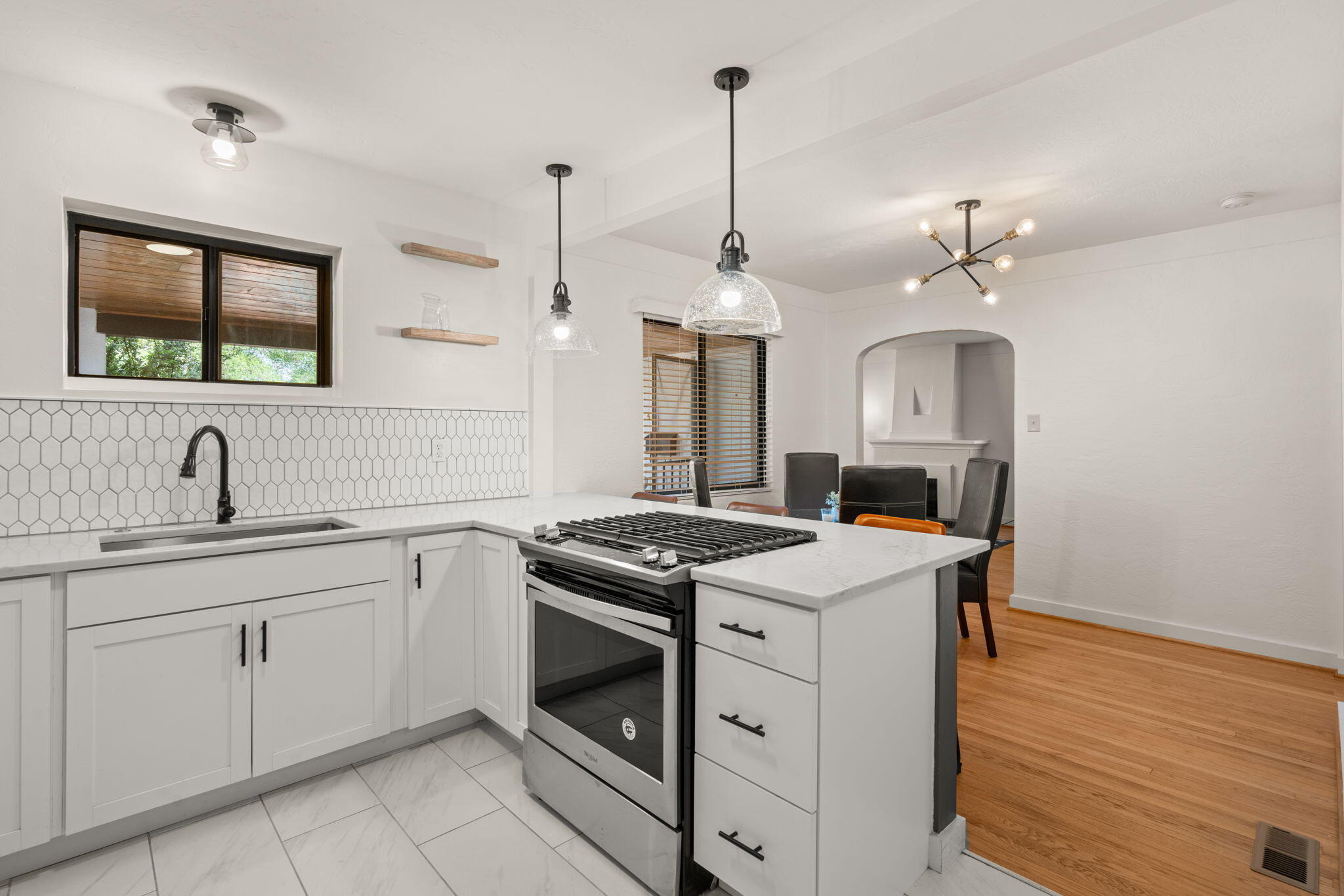 415 CARLISLE Boulevard NE