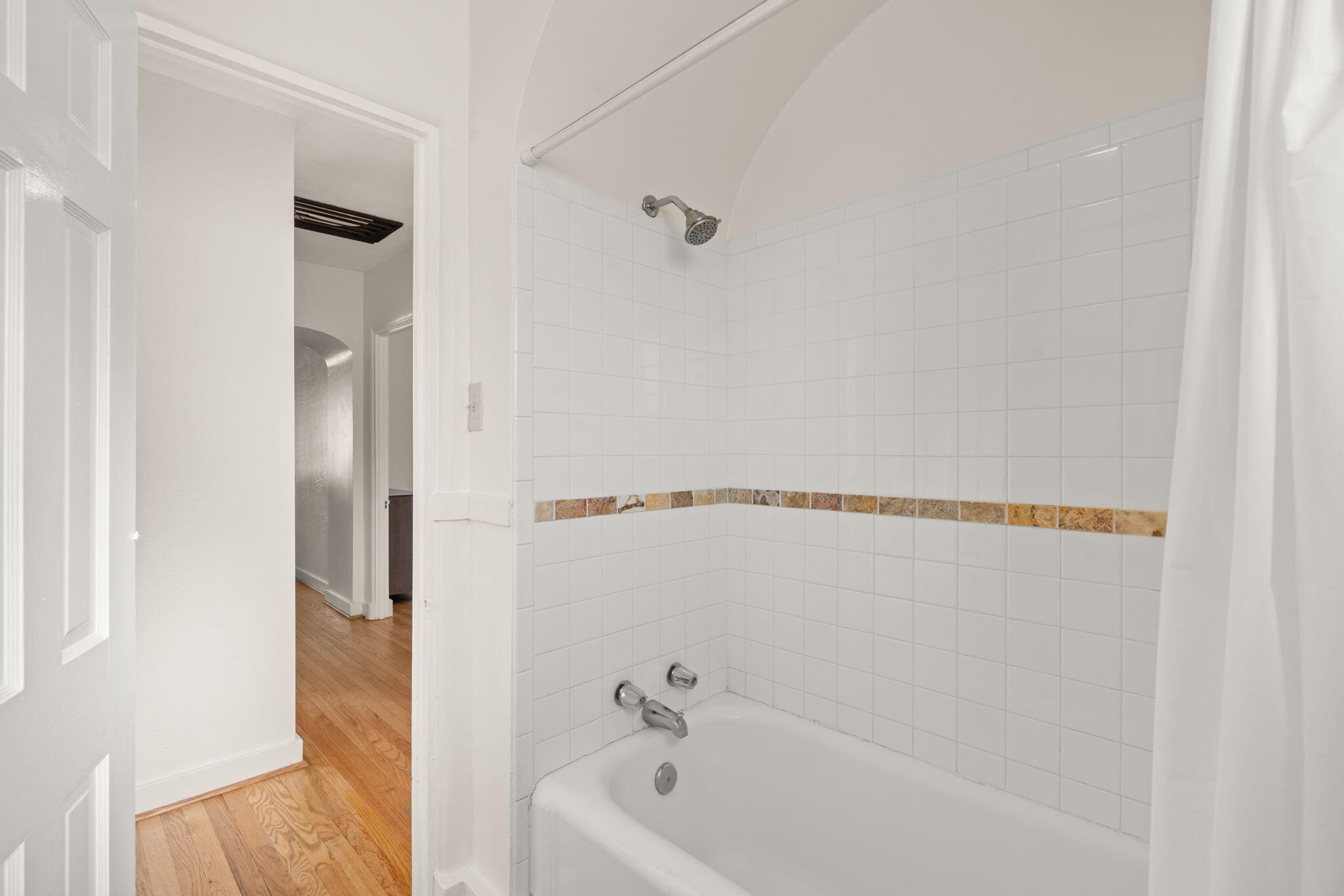 415 CARLISLE Boulevard NE