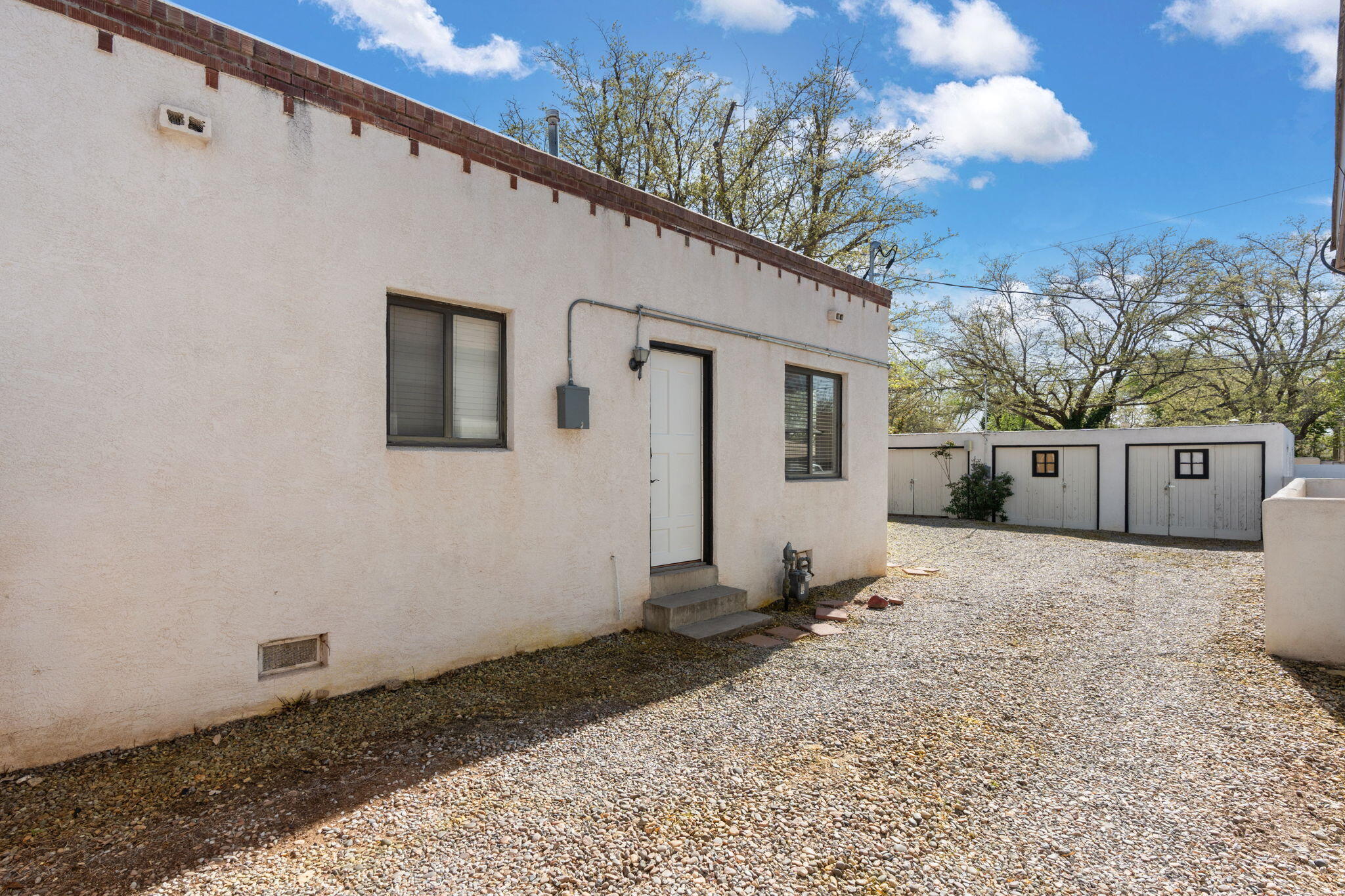 415 CARLISLE Boulevard NE