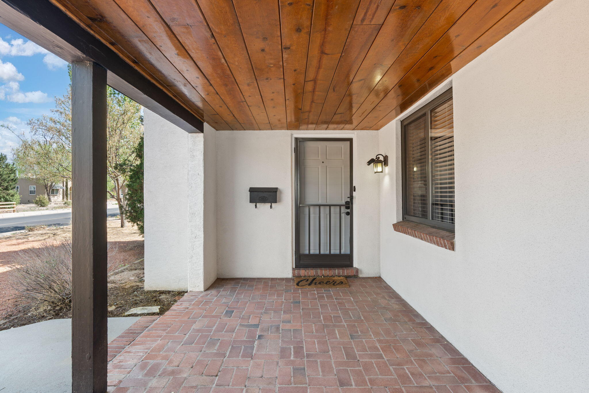 415 CARLISLE Boulevard NE