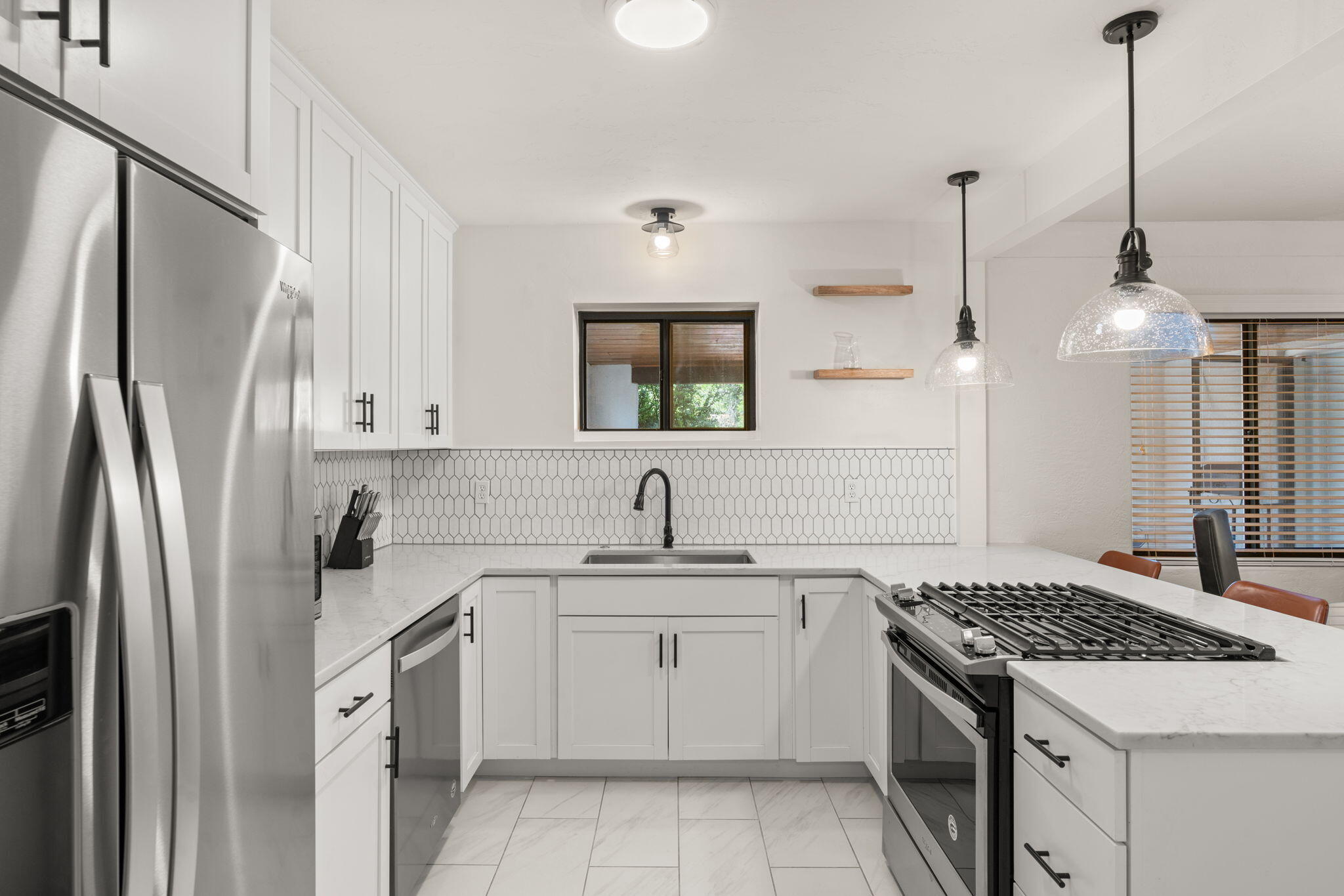 415 CARLISLE Boulevard NE