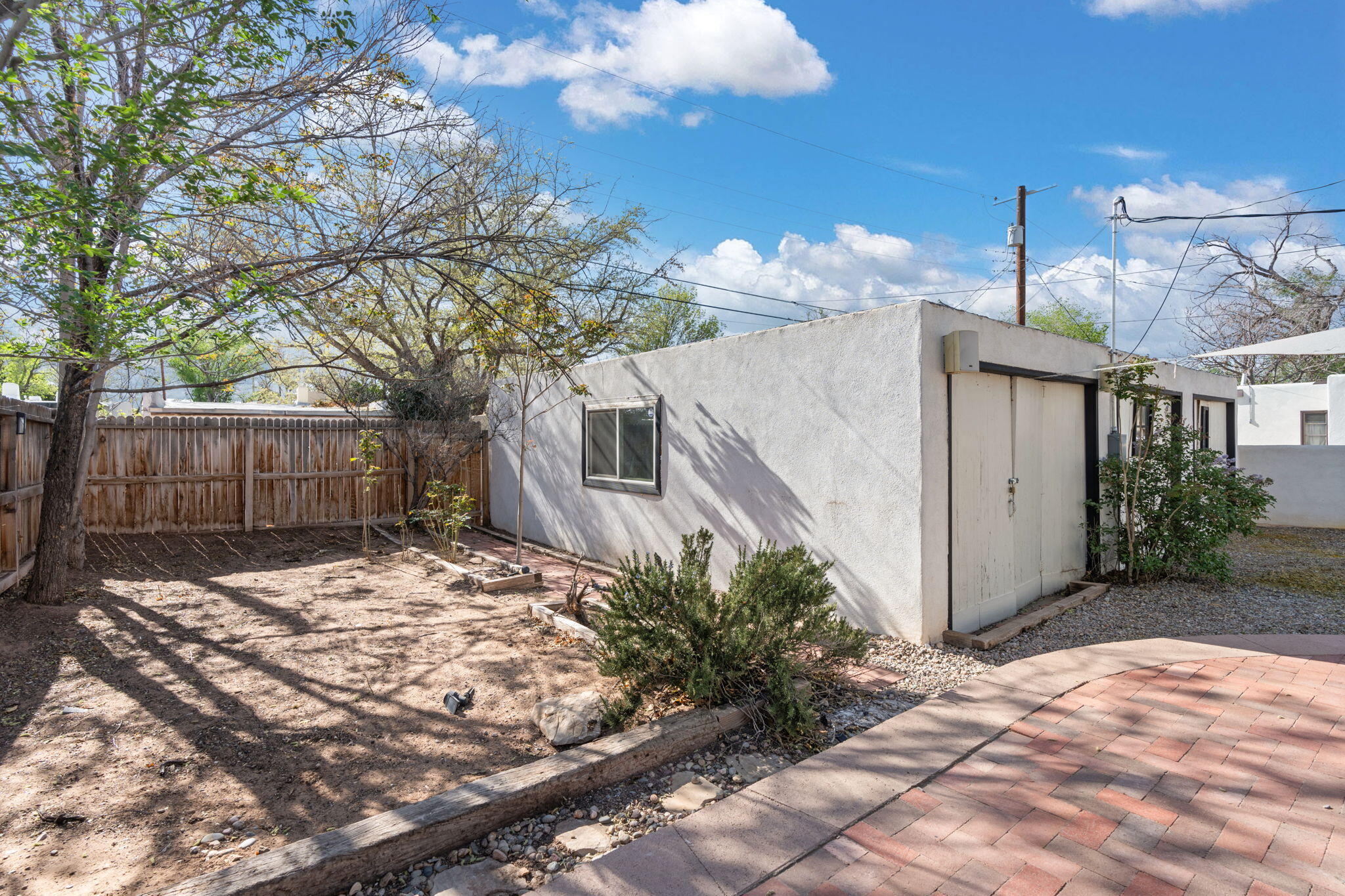 415 CARLISLE Boulevard NE