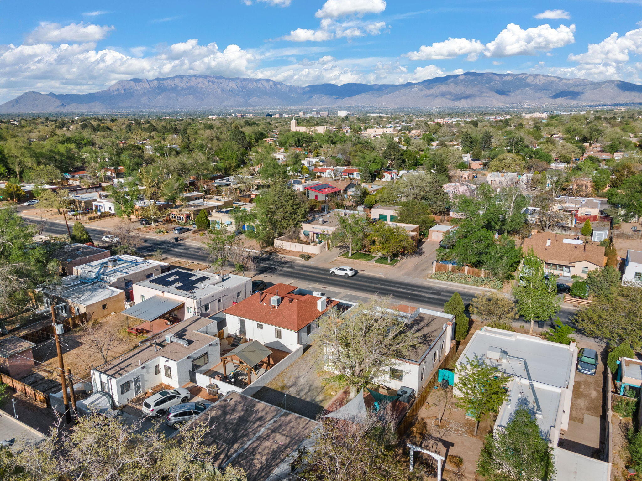 415 CARLISLE Boulevard NE