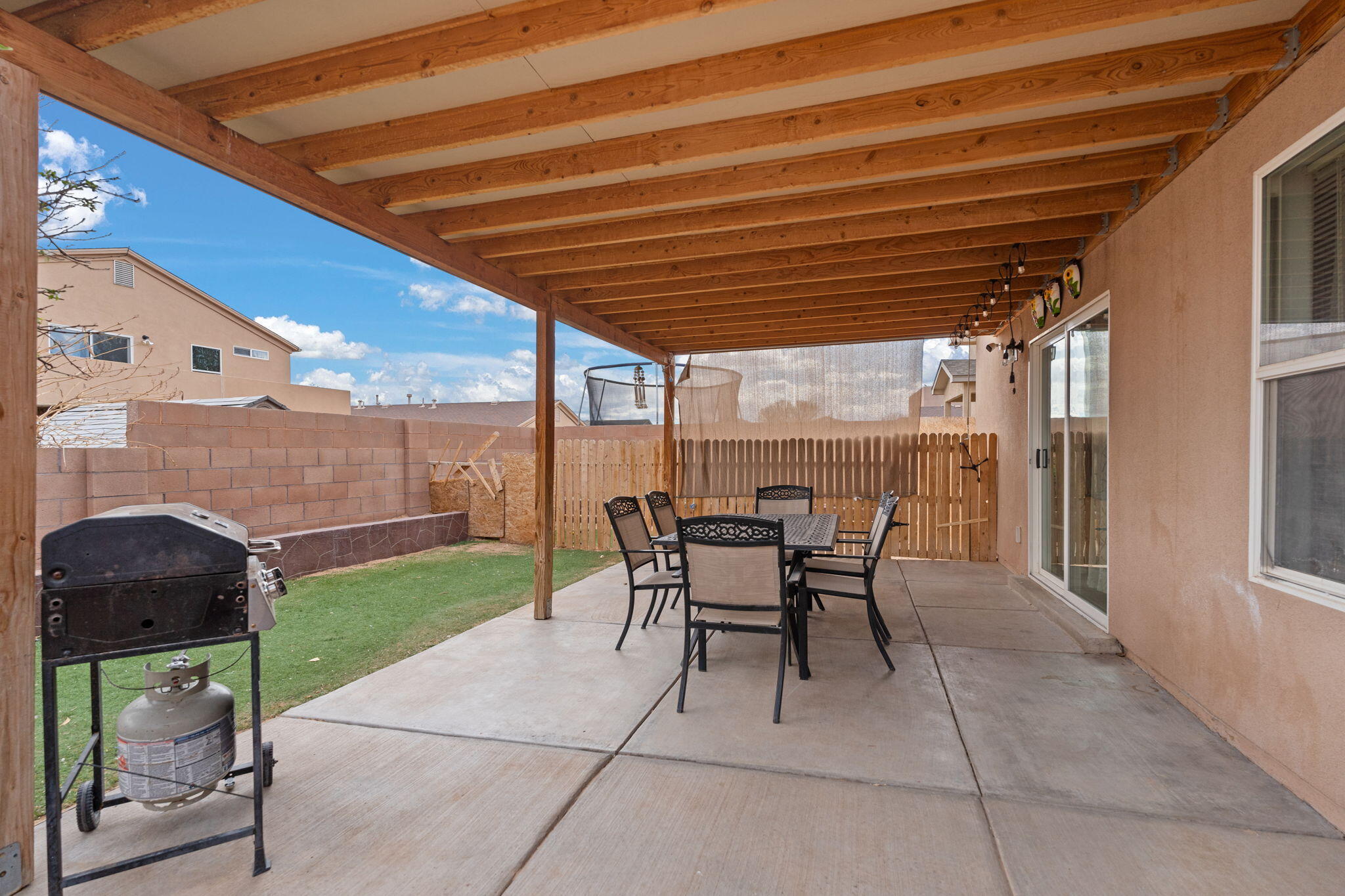 1018 DESERT SUNFLOWER Drive NE