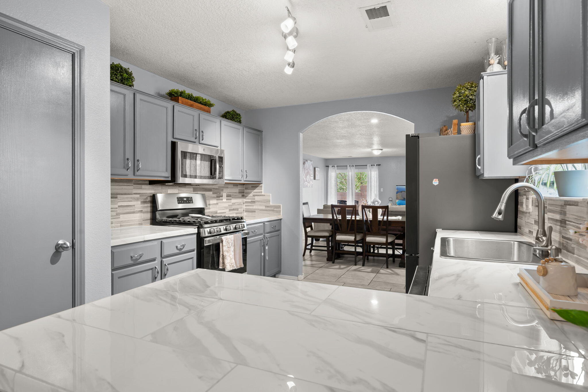 1018 DESERT SUNFLOWER Drive NE