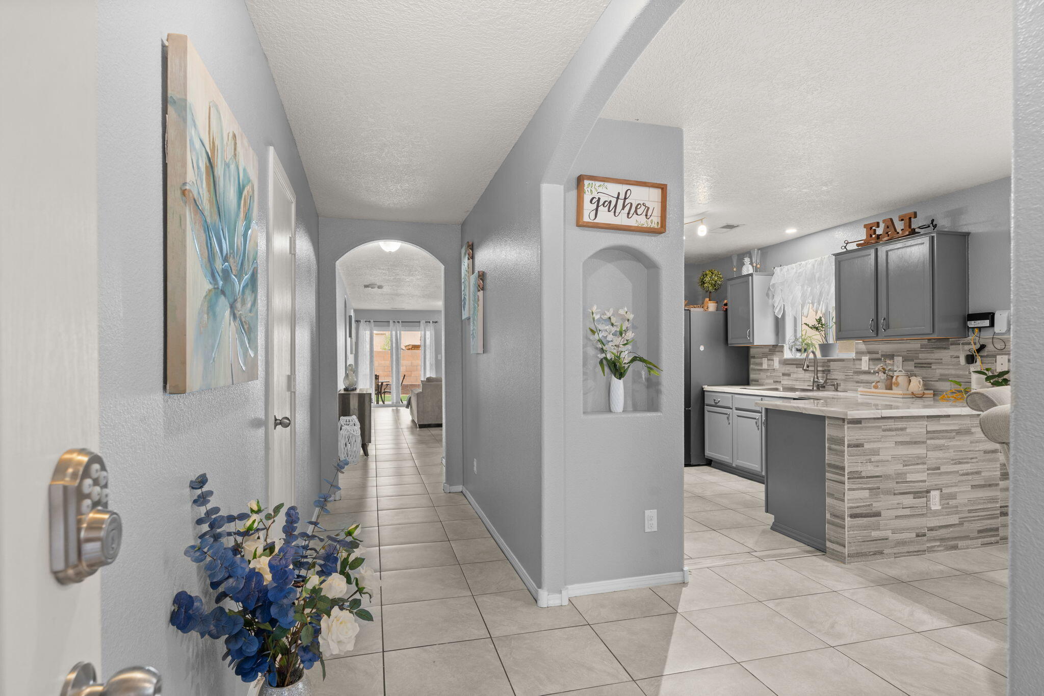 1018 DESERT SUNFLOWER Drive NE