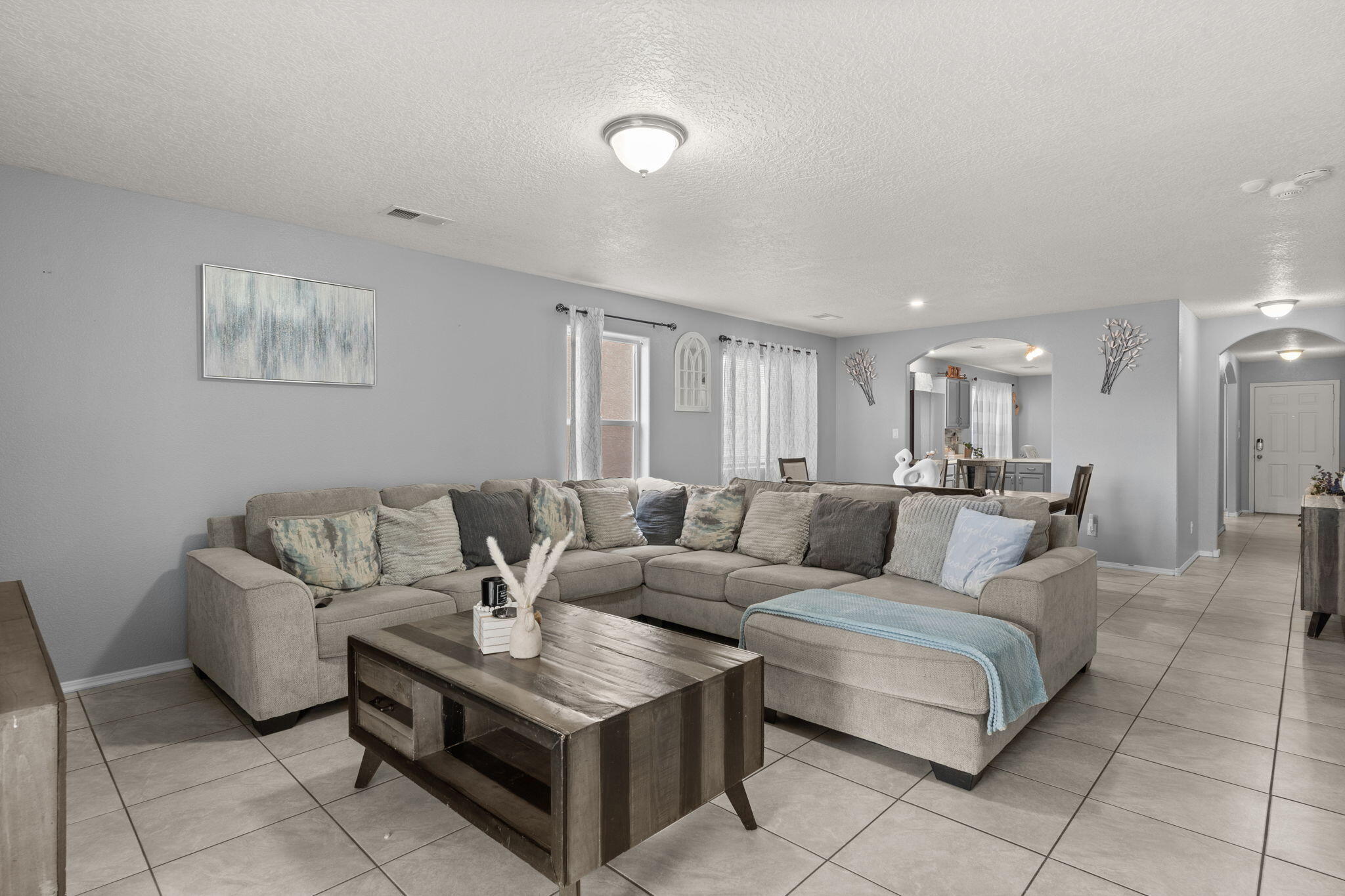 1018 DESERT SUNFLOWER Drive NE