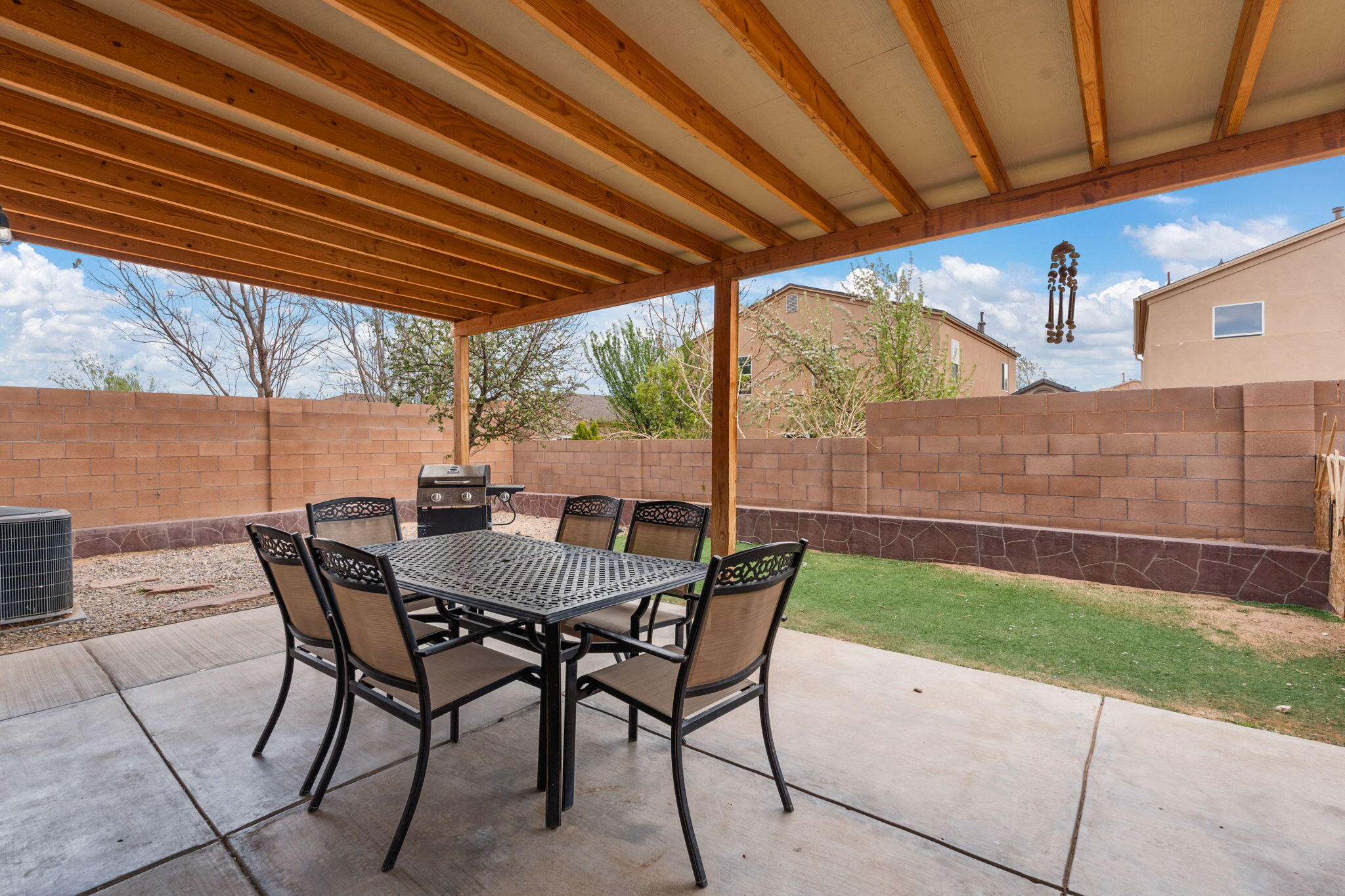 1018 DESERT SUNFLOWER Drive NE