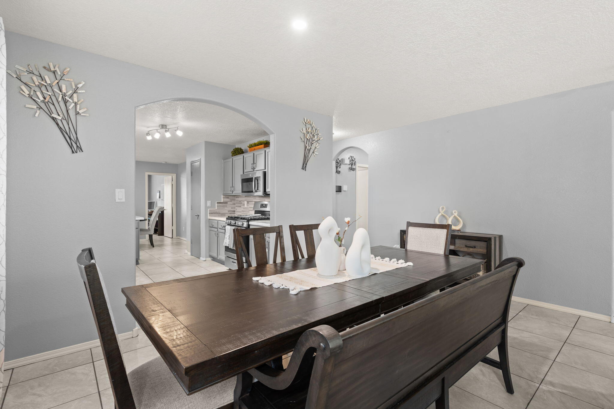 1018 DESERT SUNFLOWER Drive NE