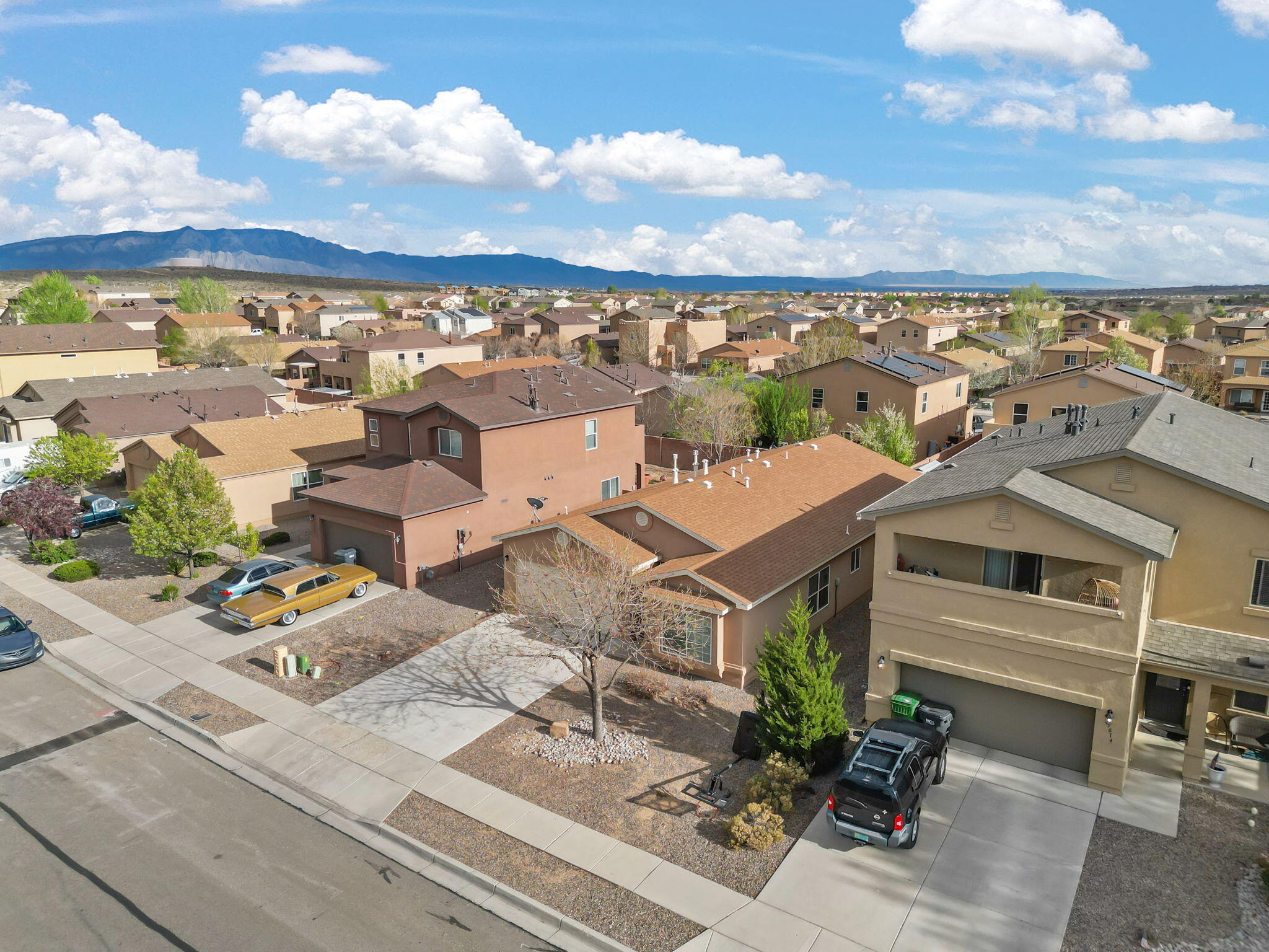 1018 DESERT SUNFLOWER Drive NE