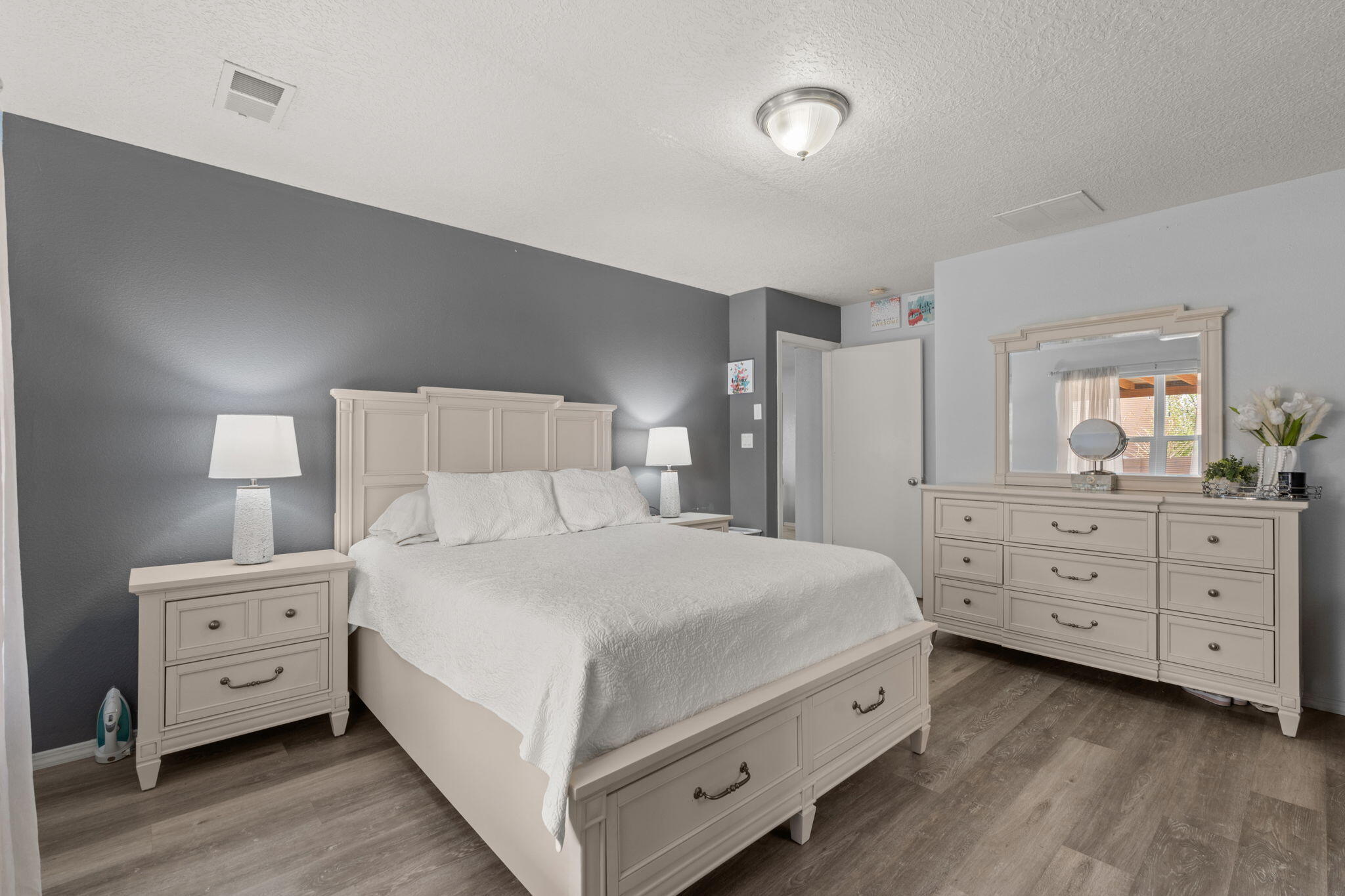 1018 DESERT SUNFLOWER Drive NE