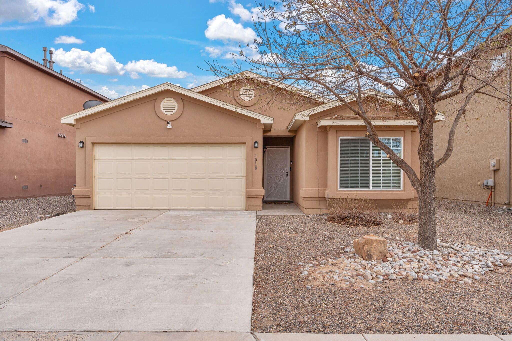 1018 DESERT SUNFLOWER Drive NE