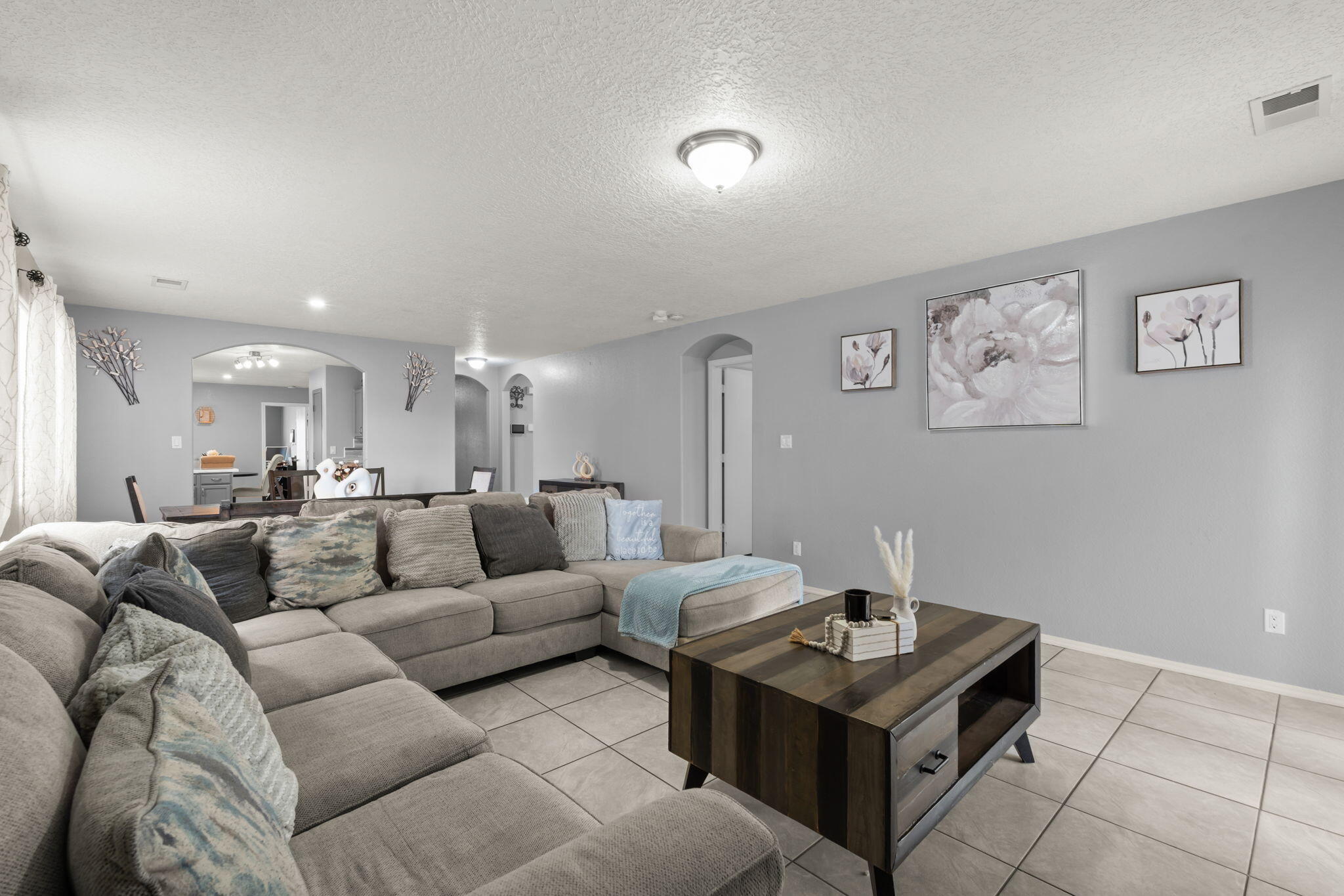 1018 DESERT SUNFLOWER Drive NE