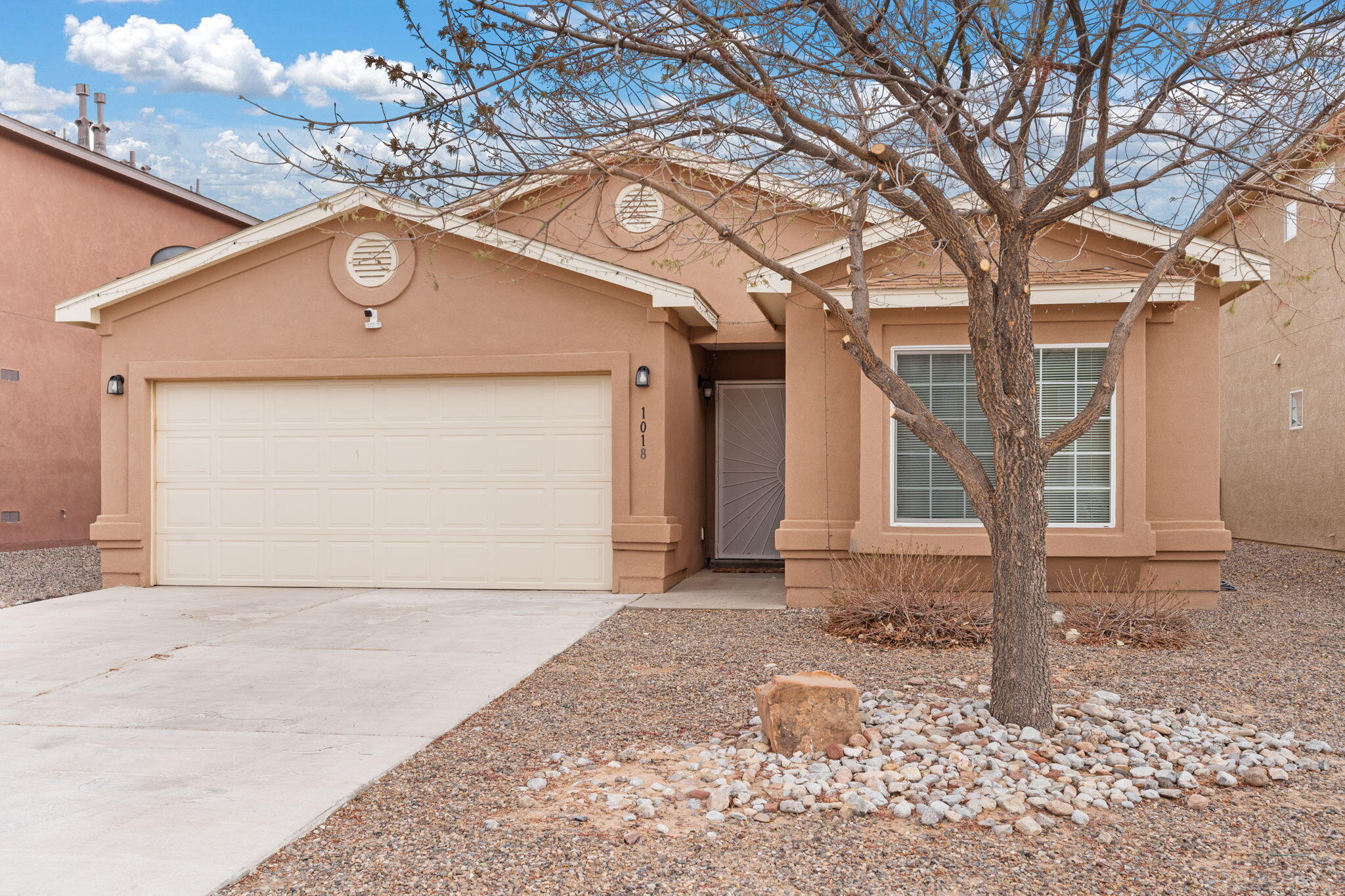 1018 DESERT SUNFLOWER Drive NE