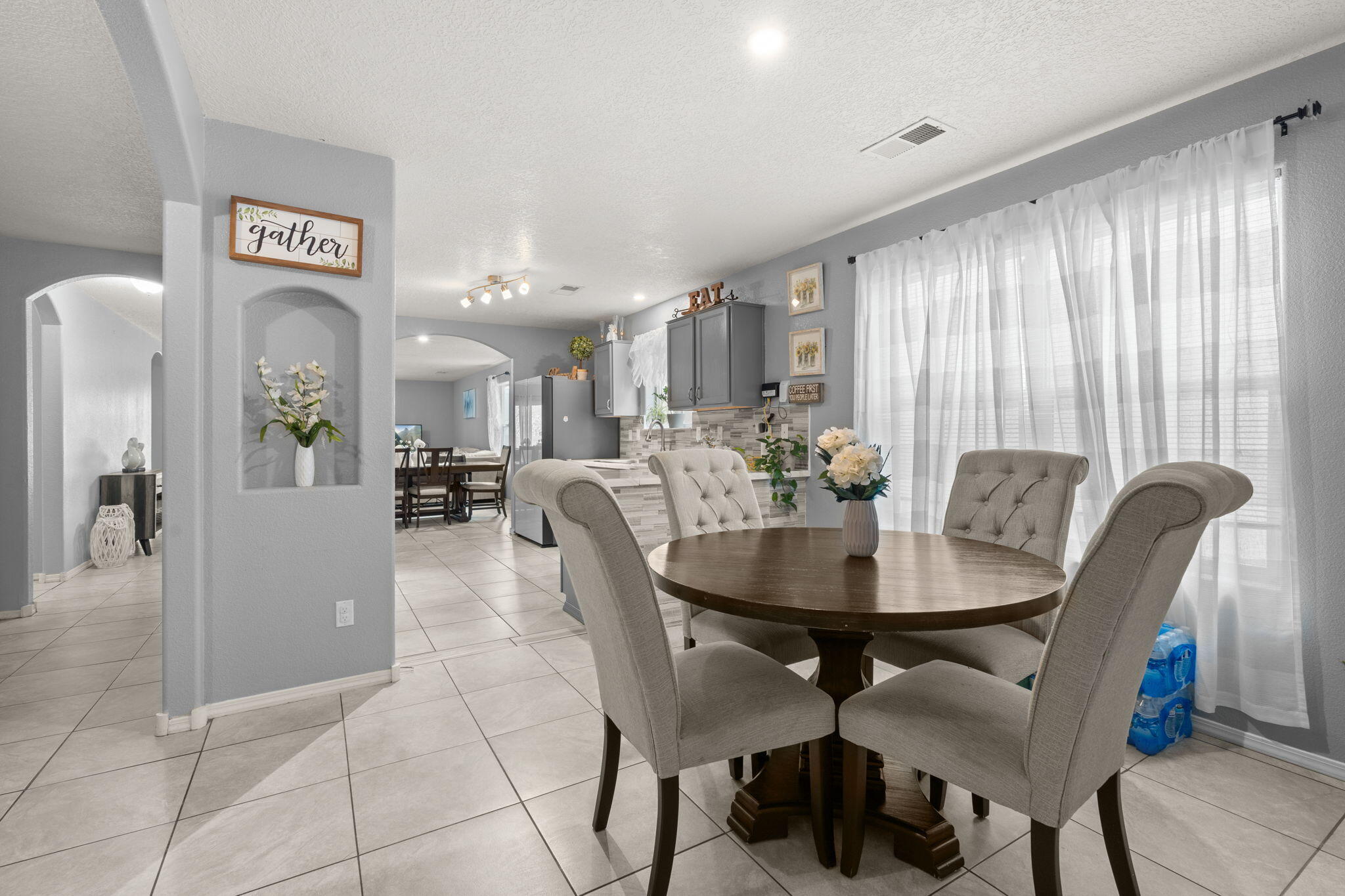 1018 DESERT SUNFLOWER Drive NE