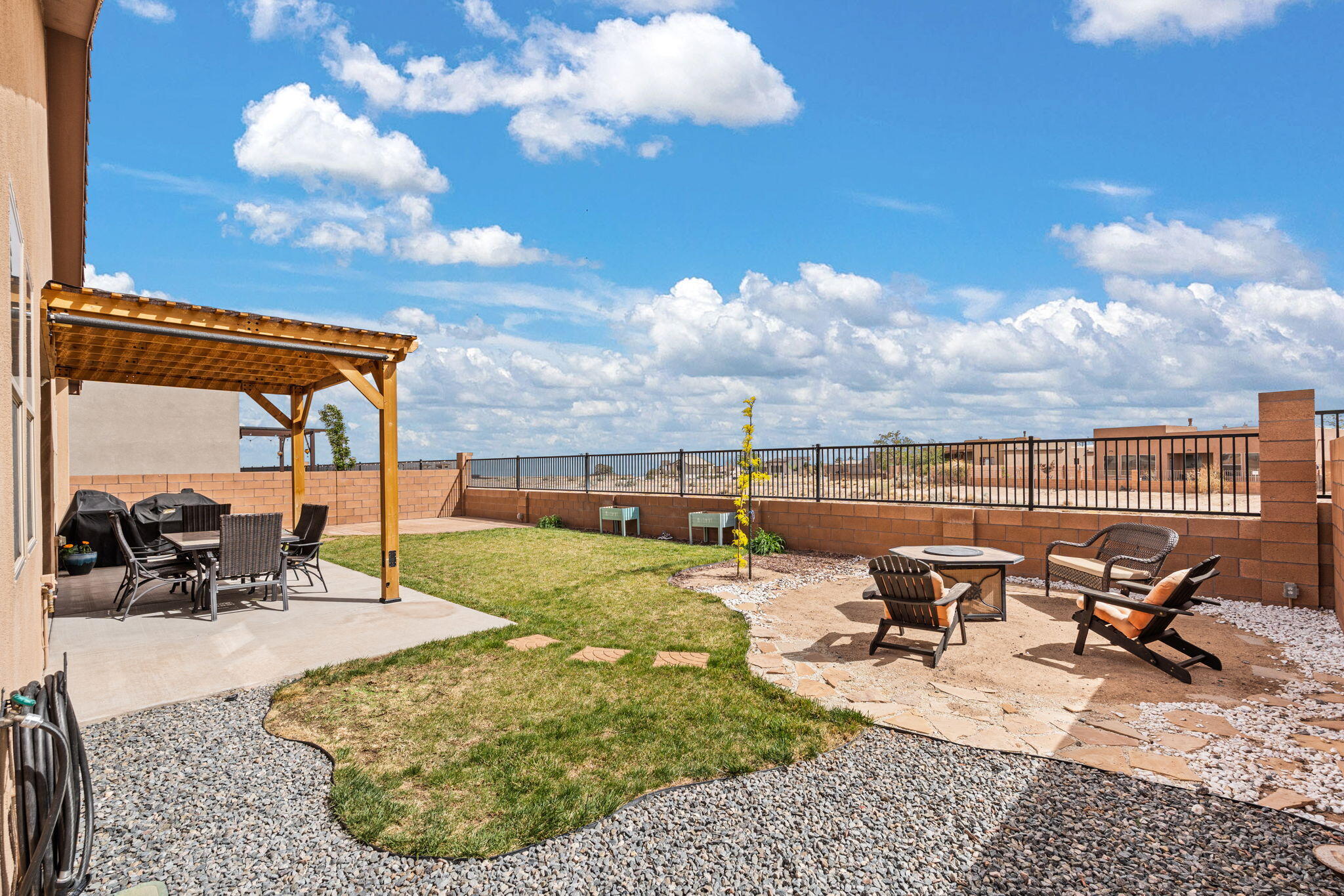 6216 REDROOT Street NW