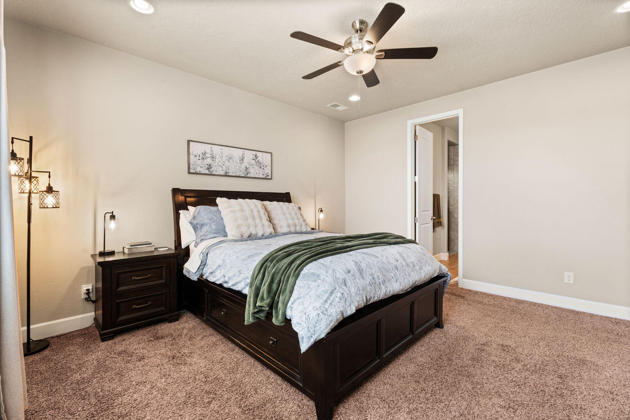 6216 REDROOT Street NW