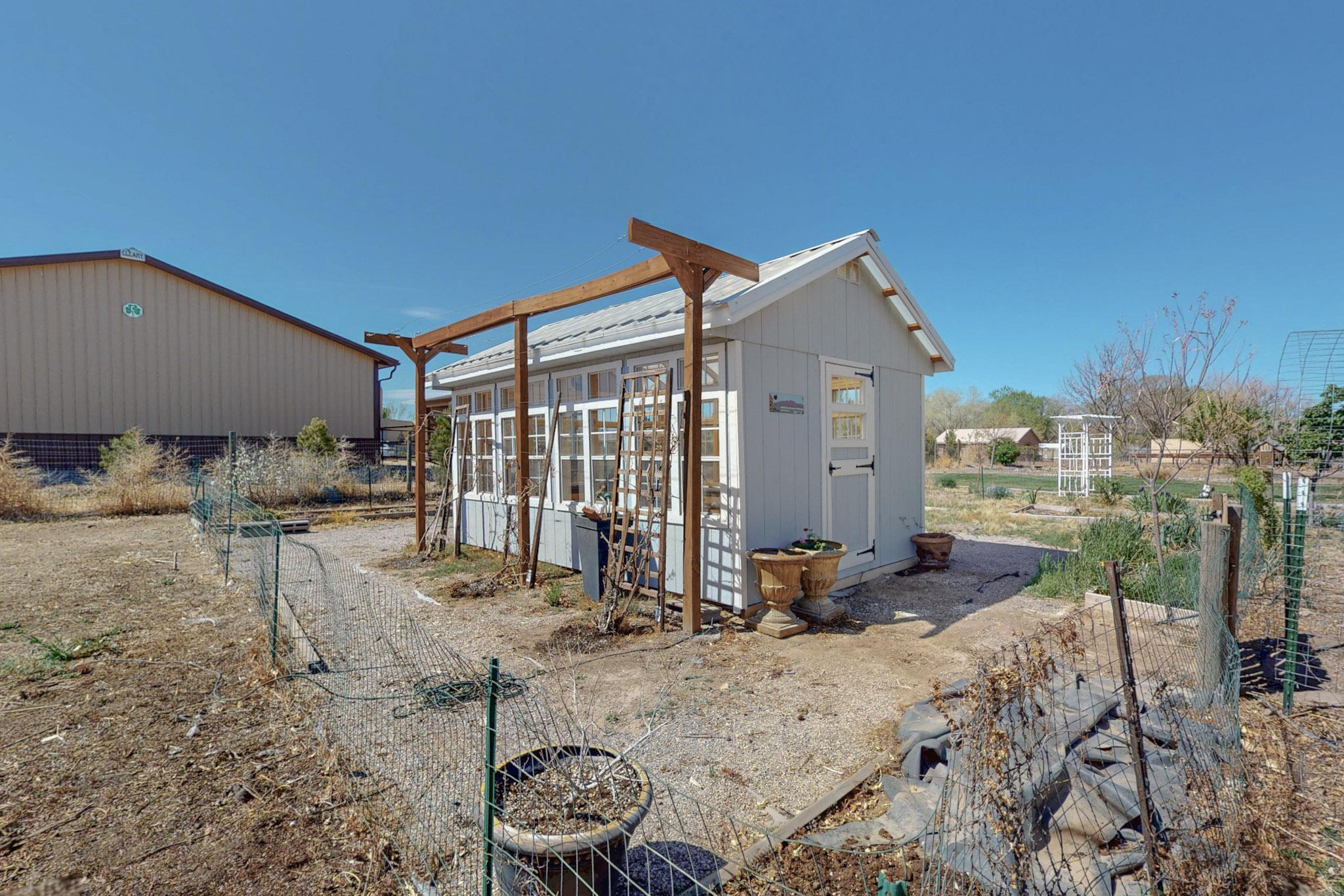 700 Salida Sandia SW