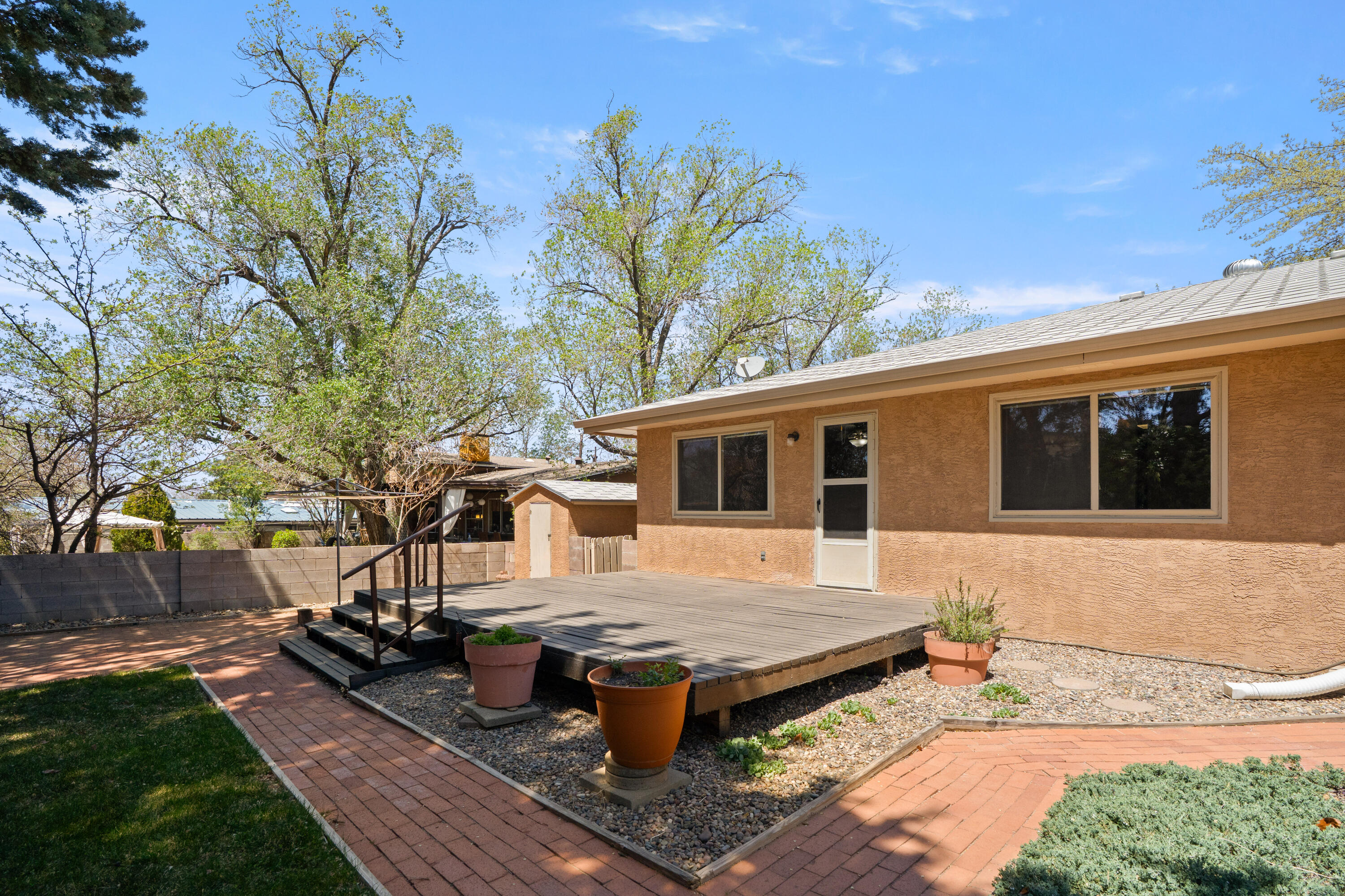 12012 ELVIN Place NE