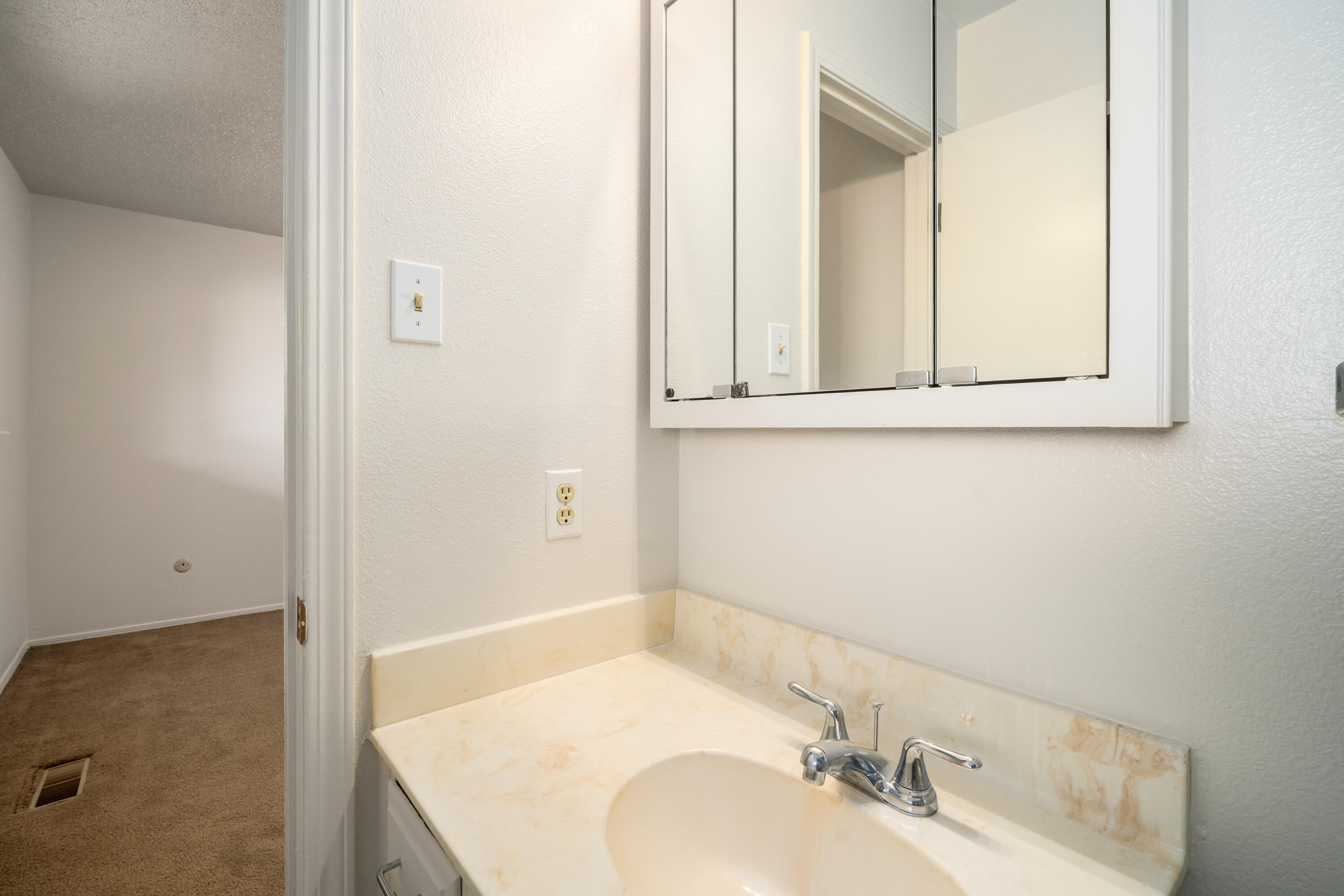 12012 ELVIN Place NE