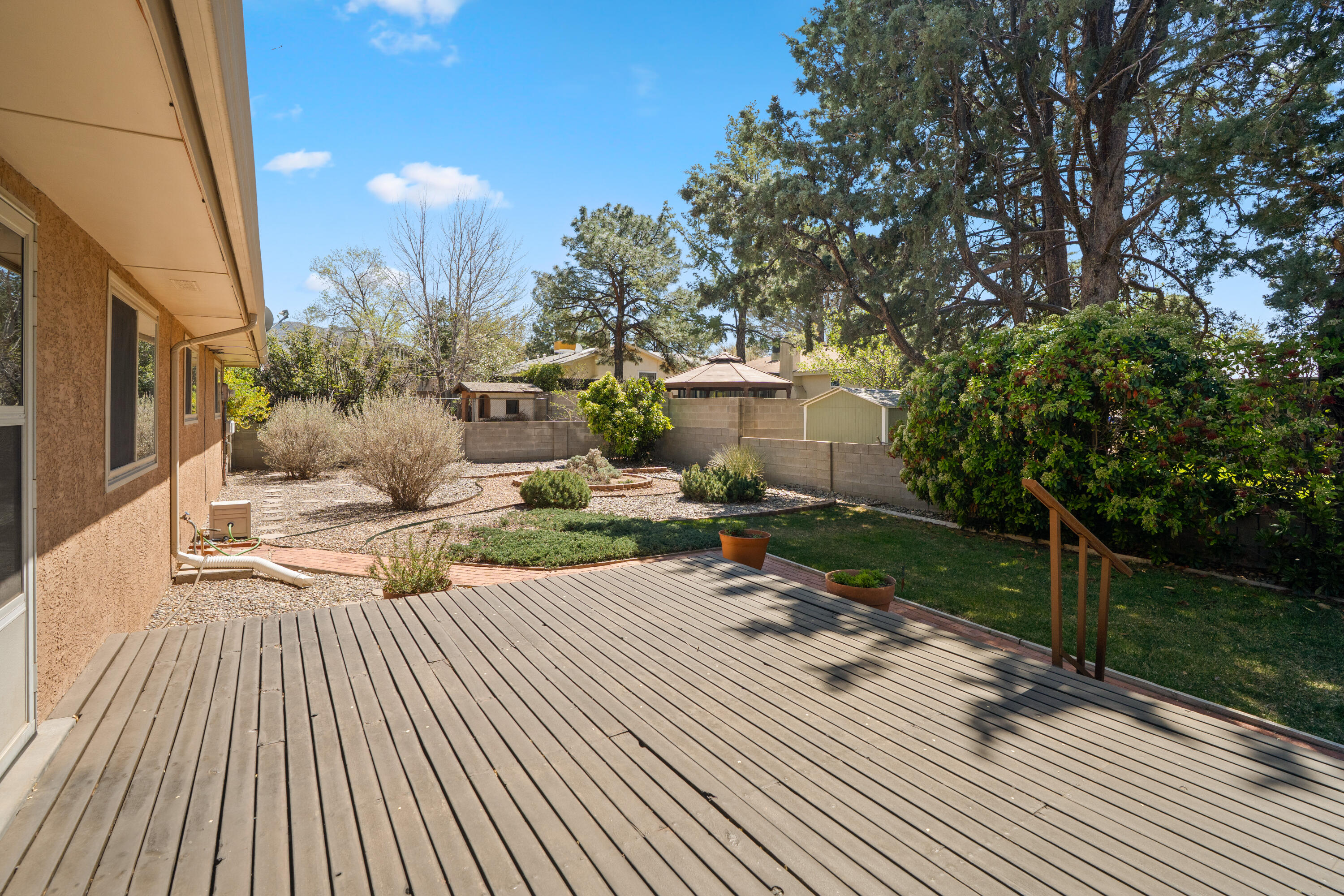 12012 ELVIN Place NE