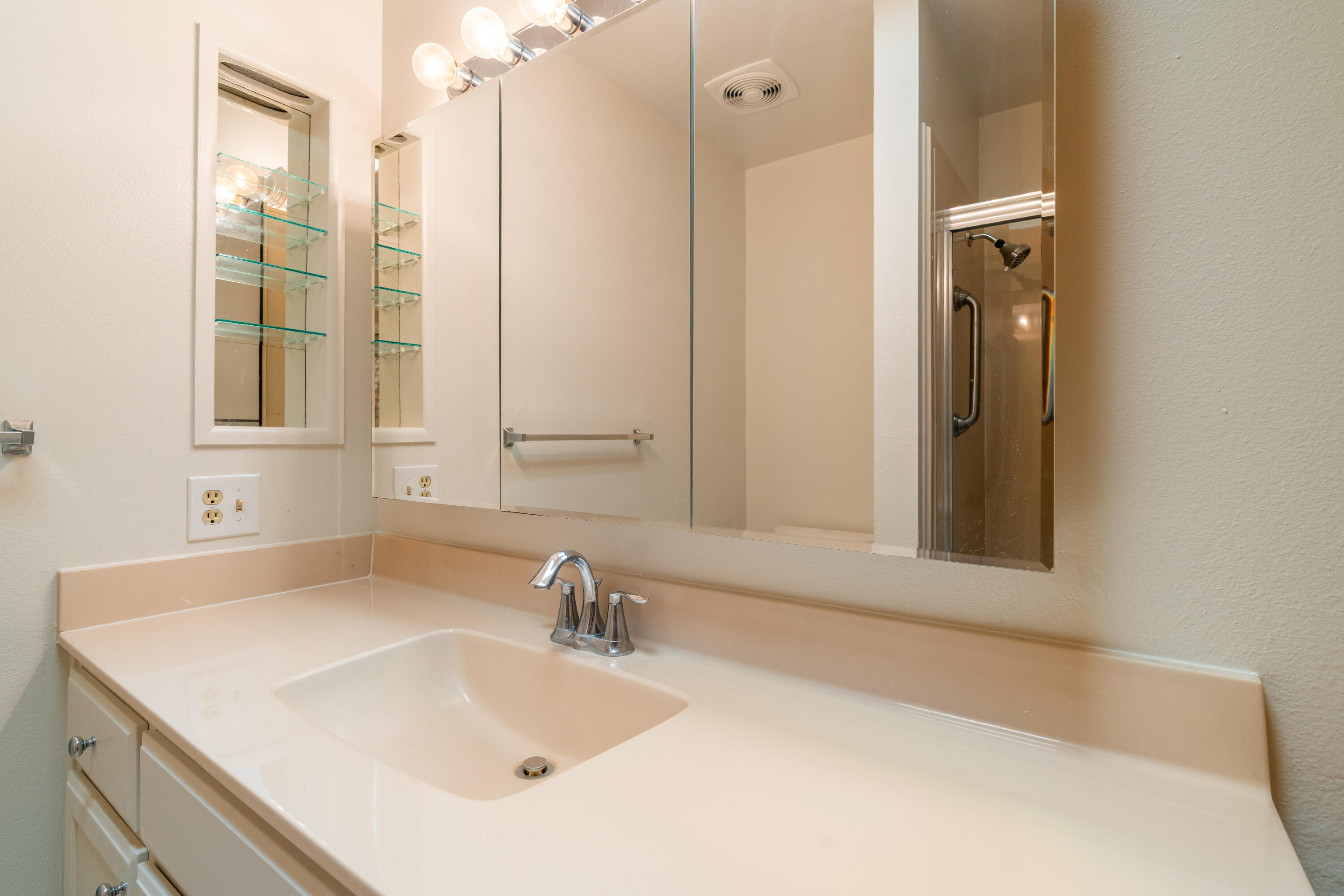 12012 ELVIN Place NE