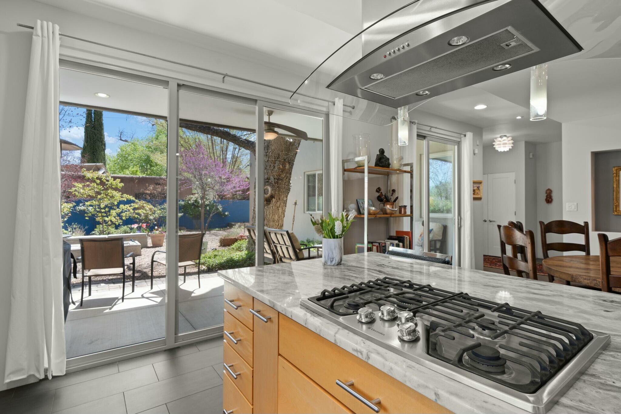 704 LAGUNA Boulevard SW