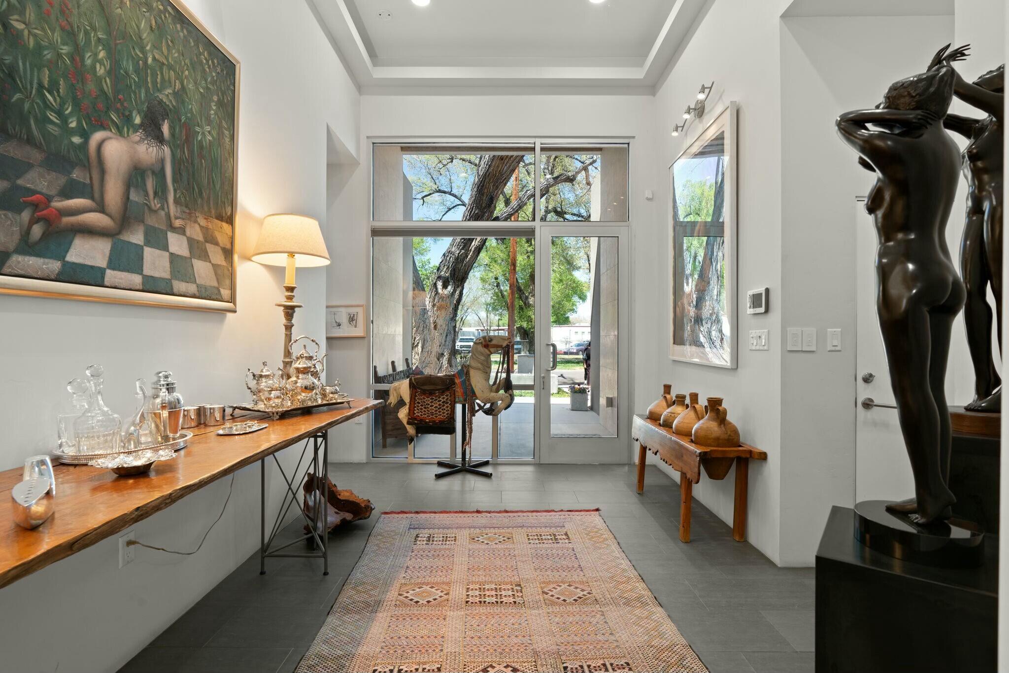 704 LAGUNA Boulevard SW