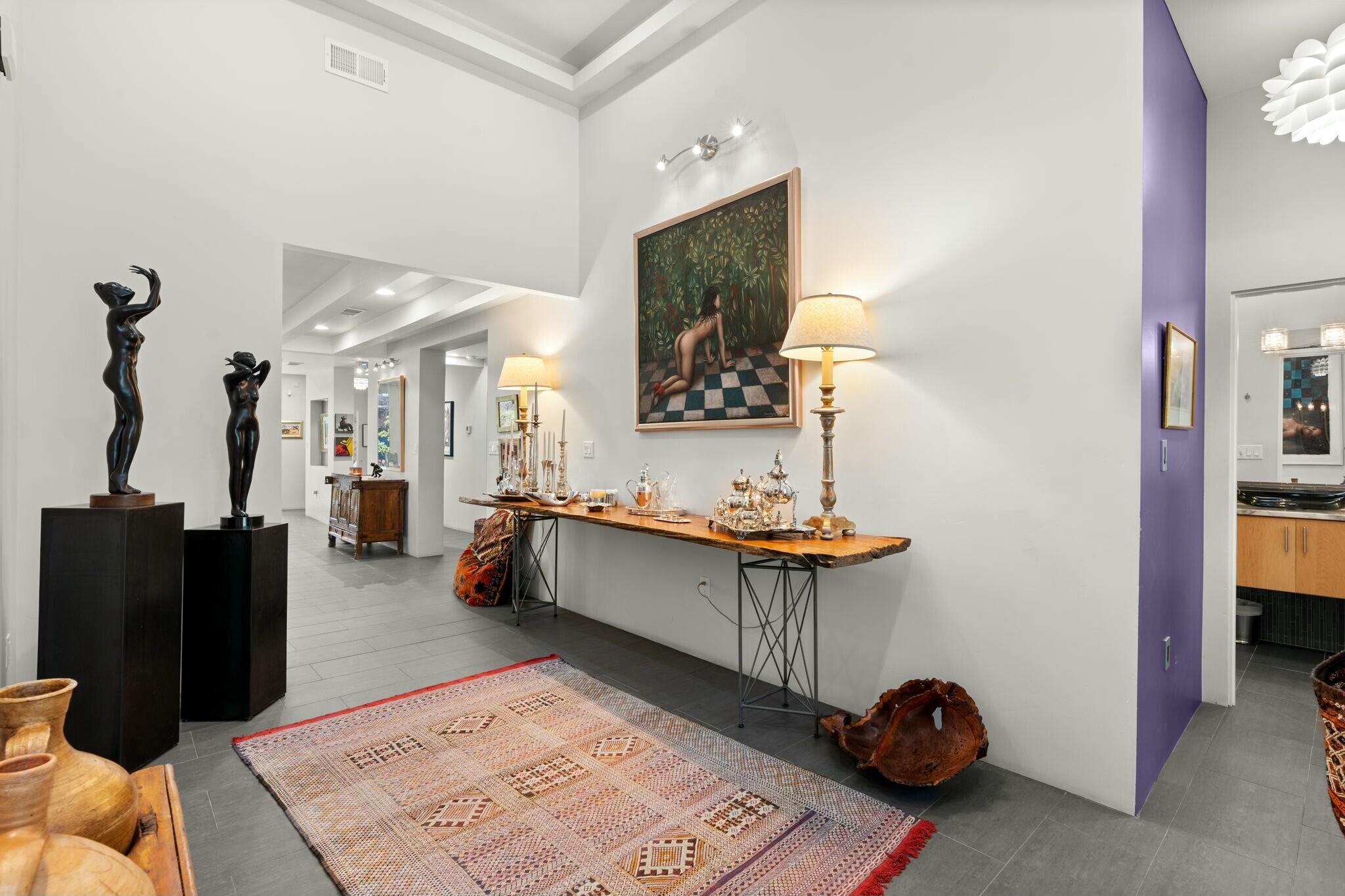 704 LAGUNA Boulevard SW