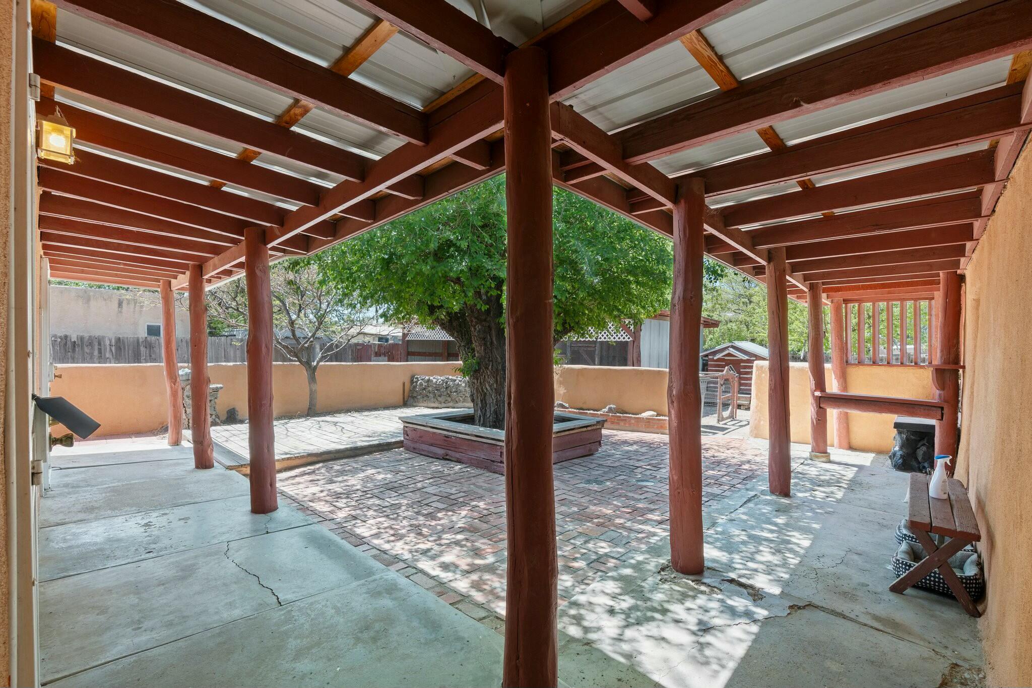 457 ATRISCO Drive SW