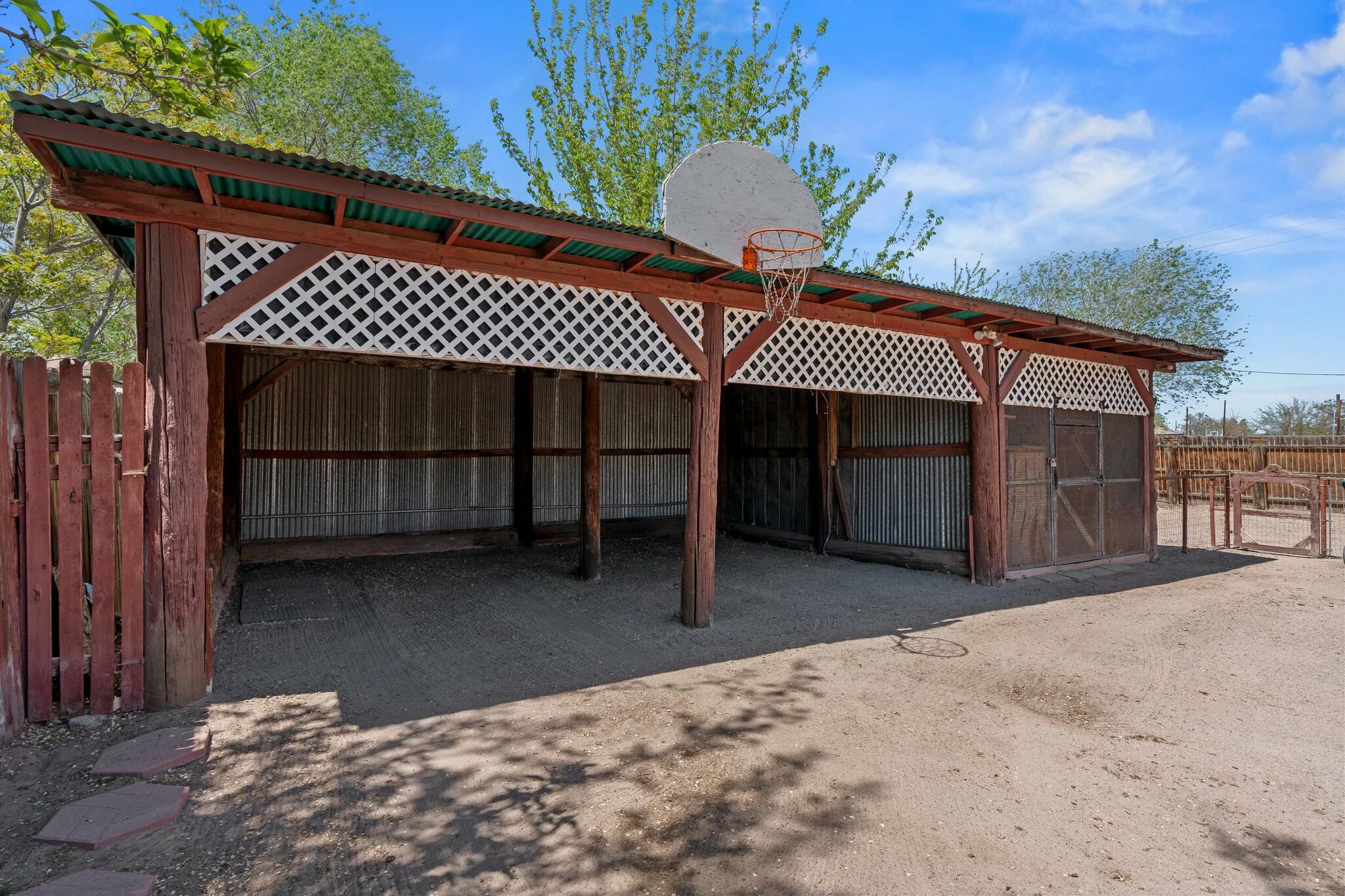 457 ATRISCO Drive SW