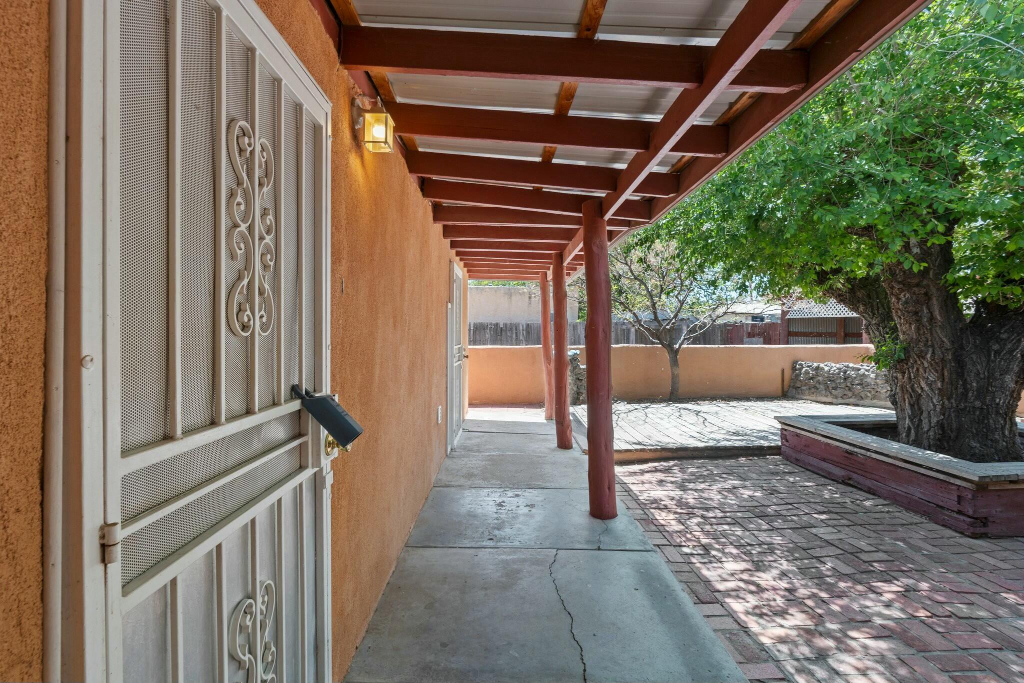 457 ATRISCO Drive SW