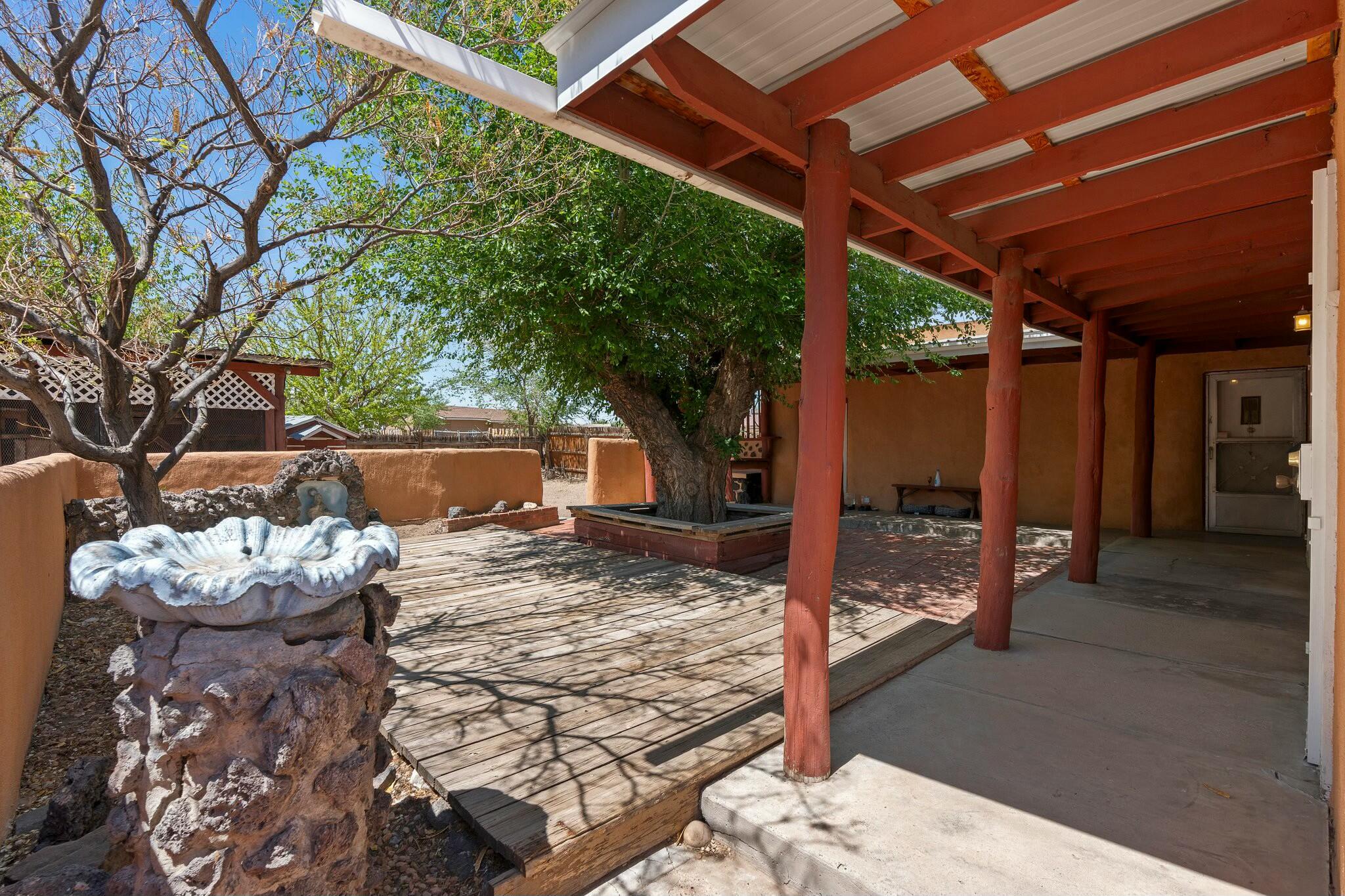 457 ATRISCO Drive SW