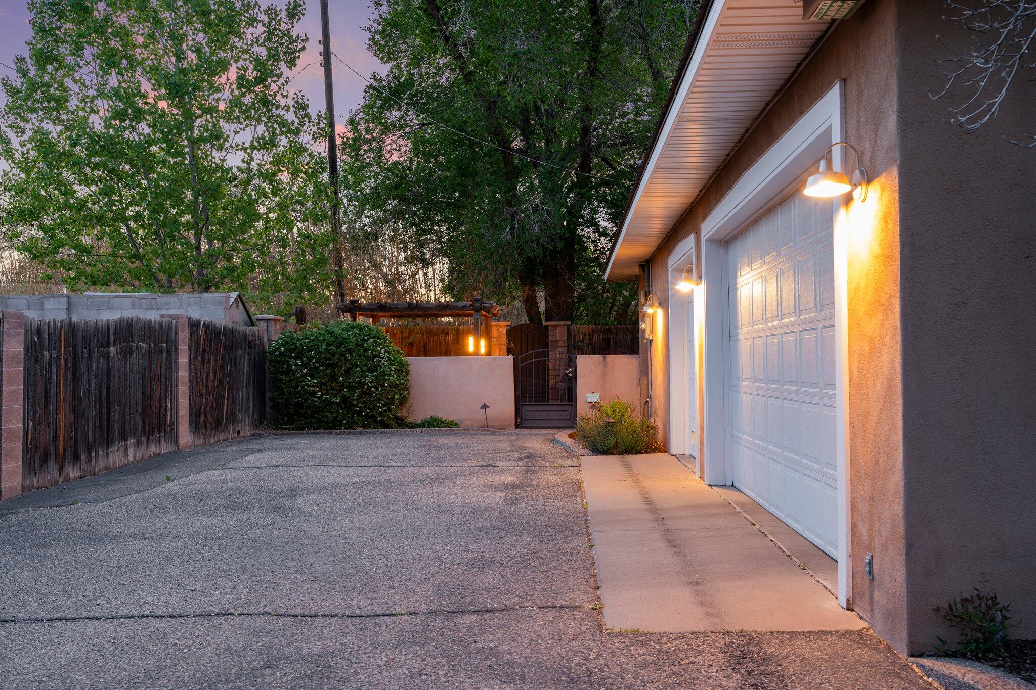 3023 RIO GRANDE Boulevard NW