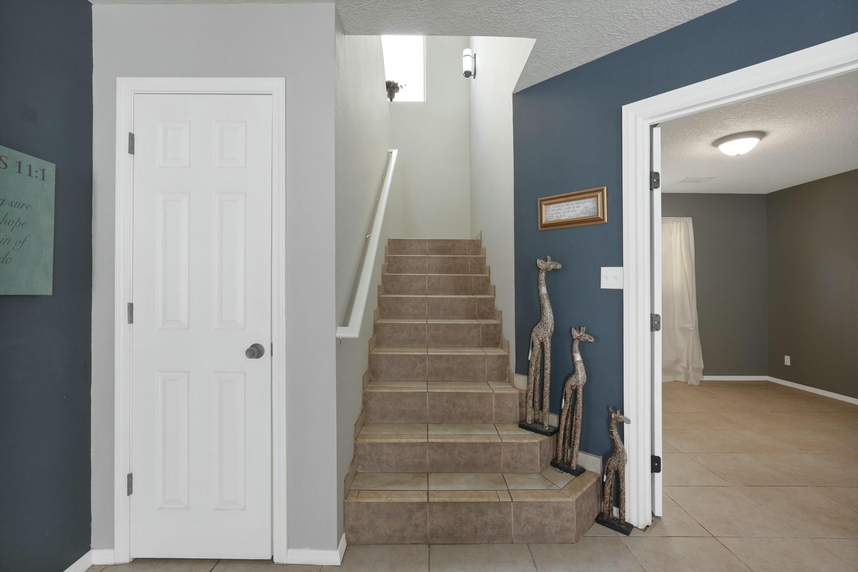 10748 Humphries Lane SW