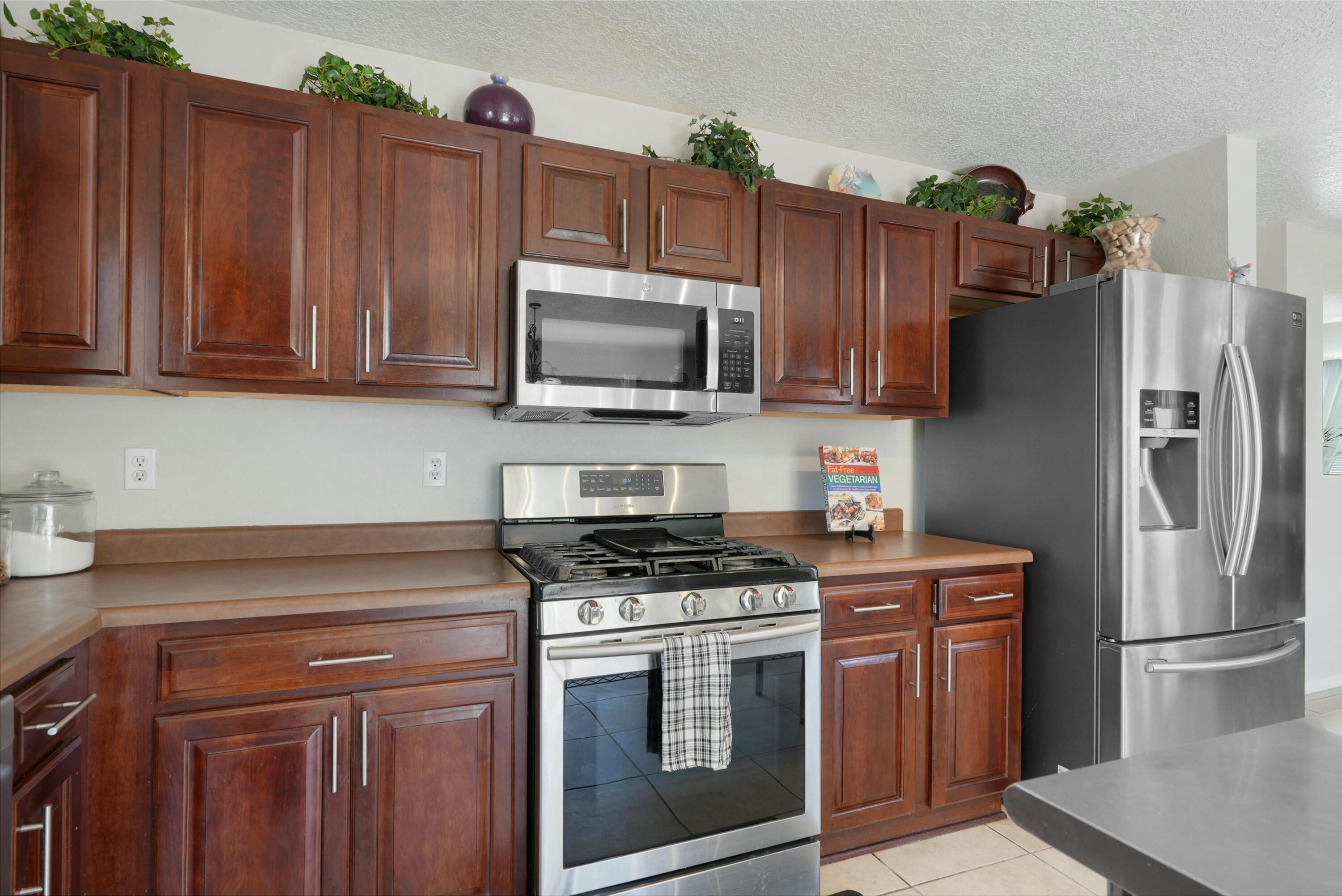 10748 Humphries Lane SW