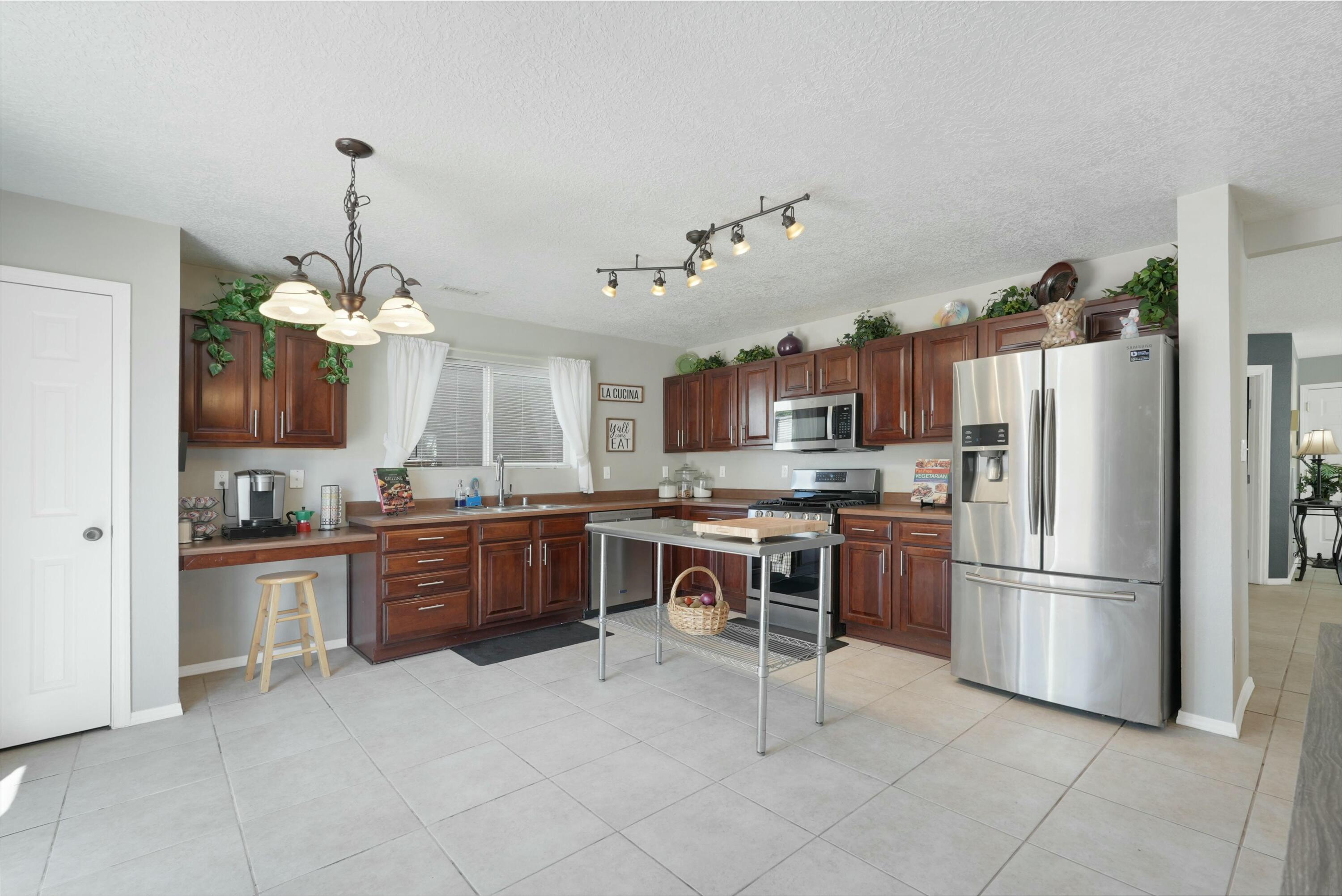 10748 Humphries Lane SW